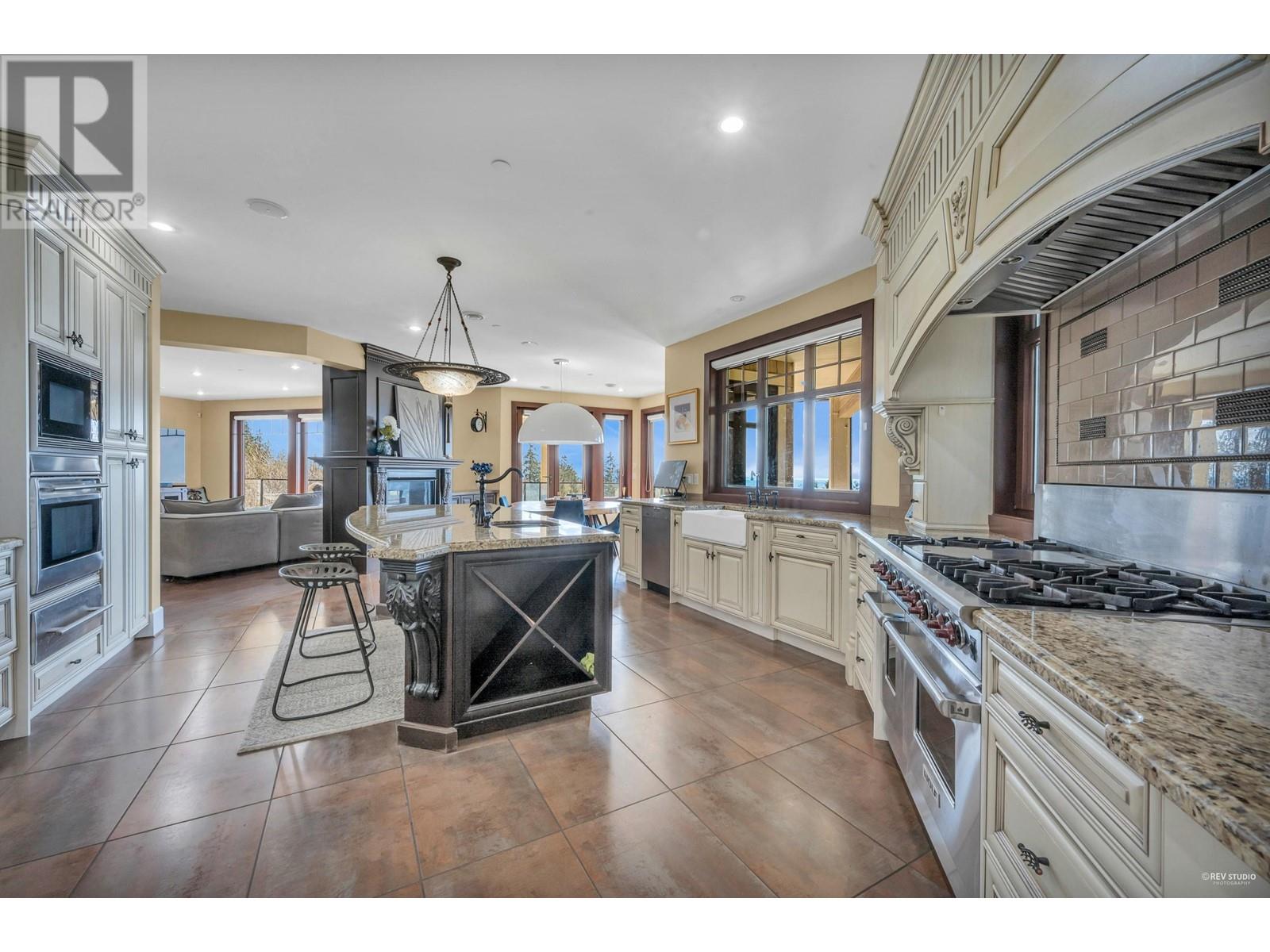 2336 Kadlec Court, West Vancouver, British Columbia  V7S 3K3 - Photo 13 - R2974757