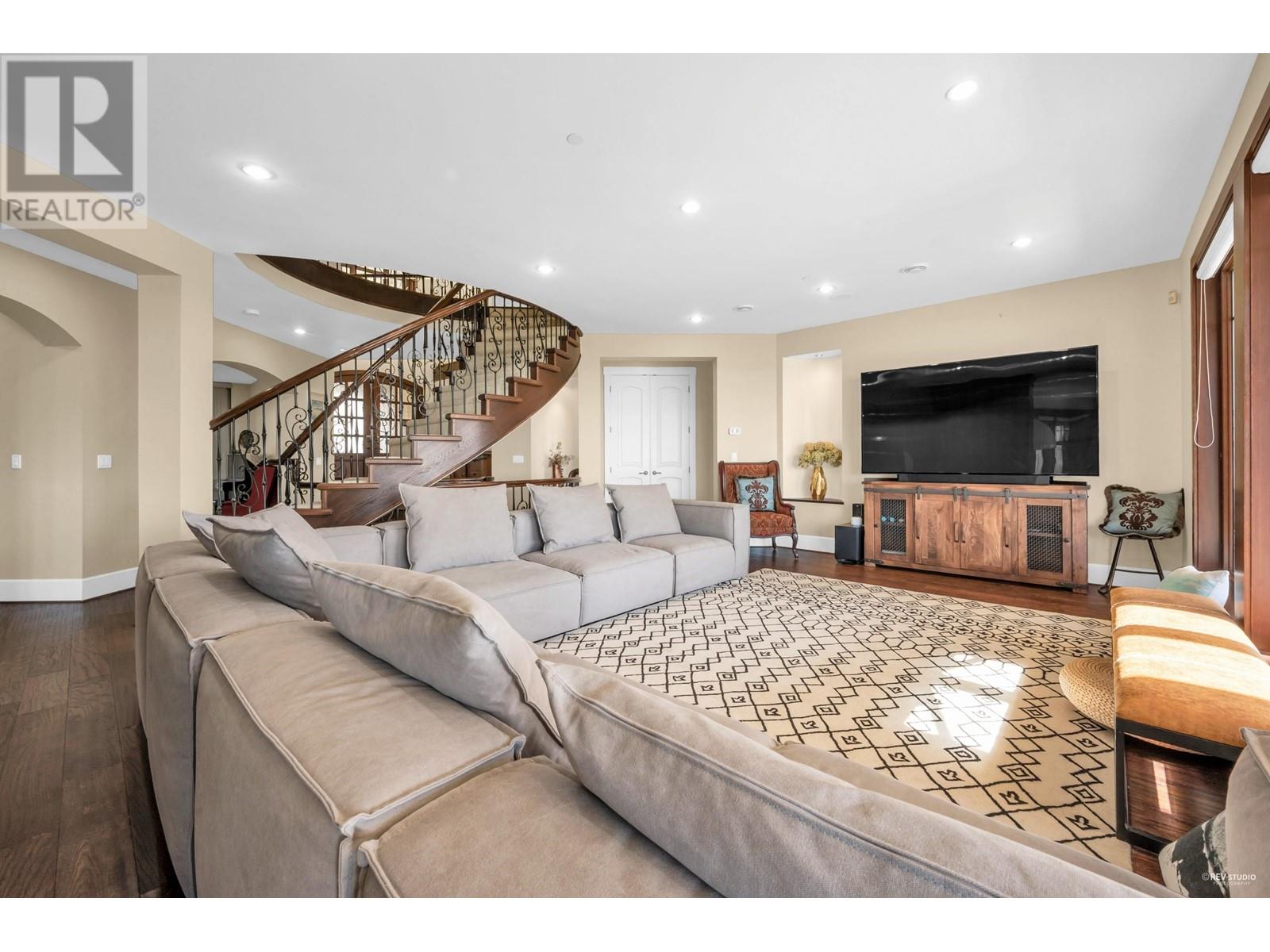 2336 Kadlec Court, West Vancouver, British Columbia  V7S 3K3 - Photo 8 - R2974757
