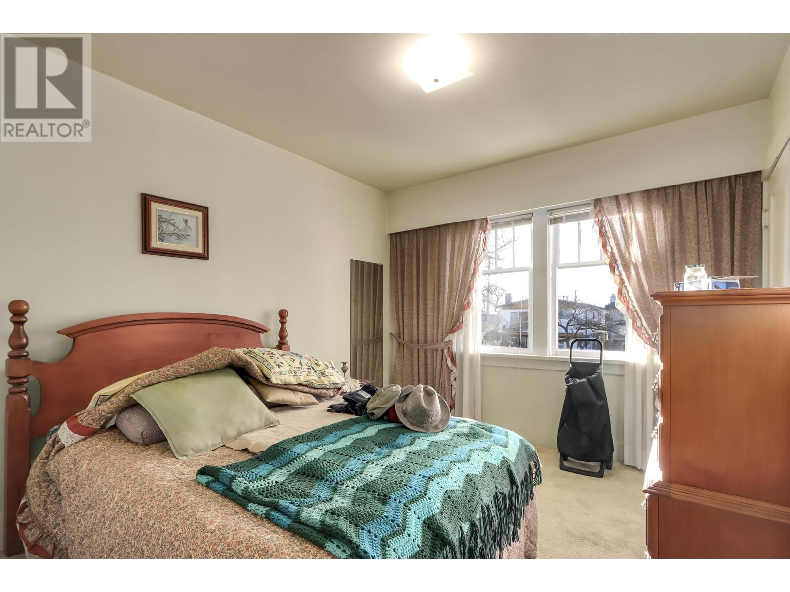 Listing Picture 10 of 19 : 165 E 45TH AVENUE, Vancouver / 溫哥華 - 魯藝地產 Yvonne Lu Group - MLS Medallion Club Member