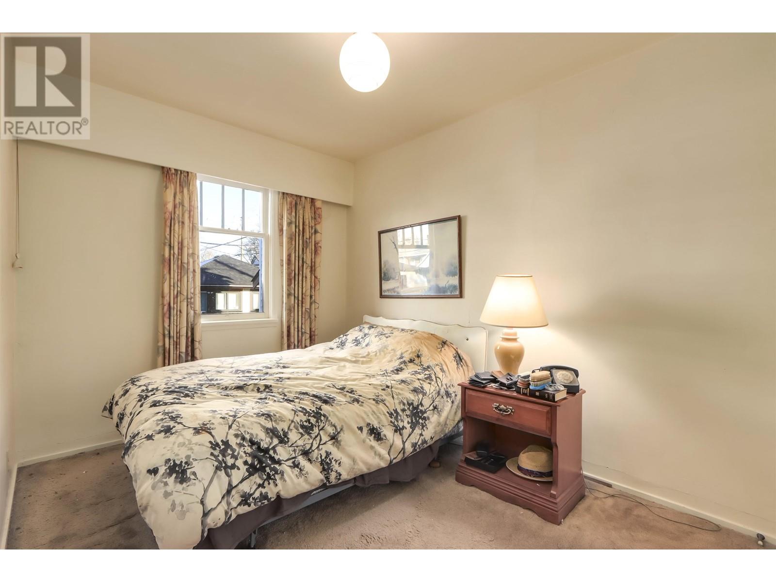 Listing Picture 11 of 19 : 165 E 45TH AVENUE, Vancouver / 溫哥華 - 魯藝地產 Yvonne Lu Group - MLS Medallion Club Member