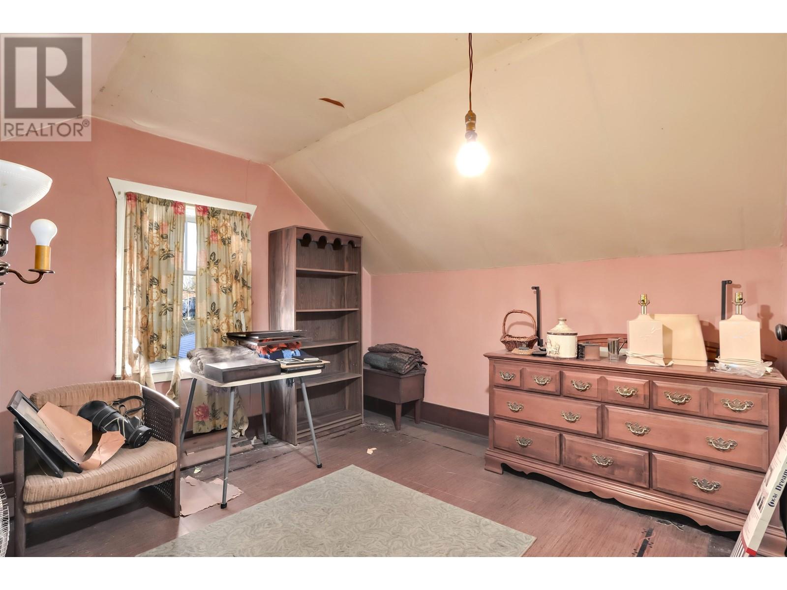 Listing Picture 15 of 19 : 165 E 45TH AVENUE, Vancouver / 溫哥華 - 魯藝地產 Yvonne Lu Group - MLS Medallion Club Member