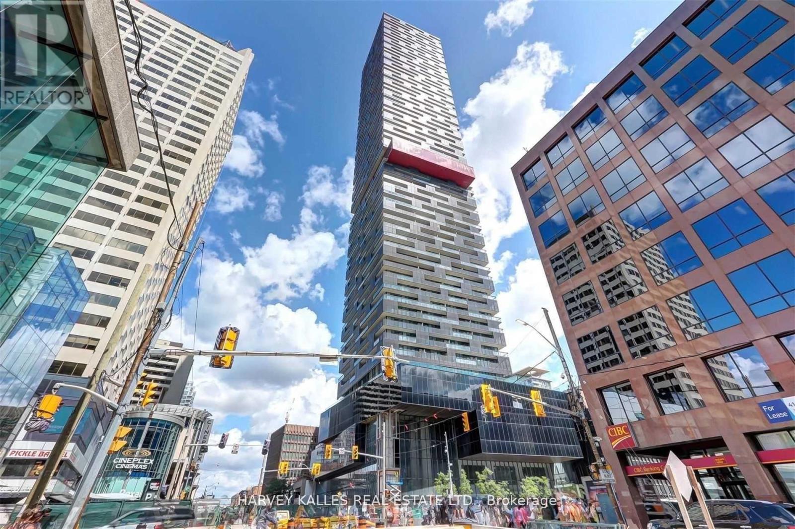 5202 - 8 EGLINTON AVENUE E, Toronto, Ontario