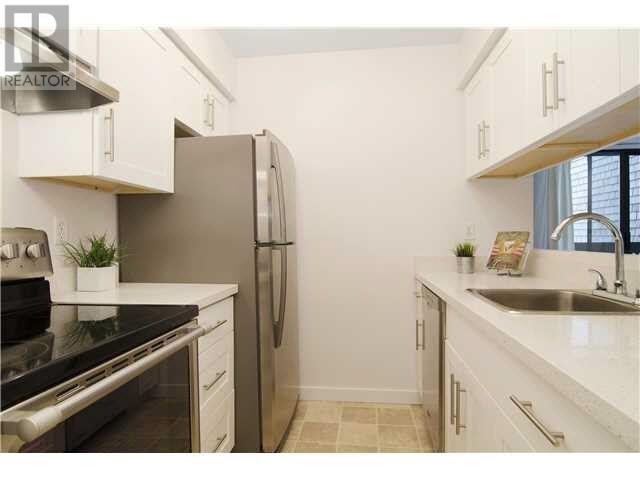 Listing Picture 2 of 8 : 421 9867 MANCHESTER DRIVE, Burnaby / 本拿比 - 魯藝地產 Yvonne Lu Group - MLS Medallion Club Member