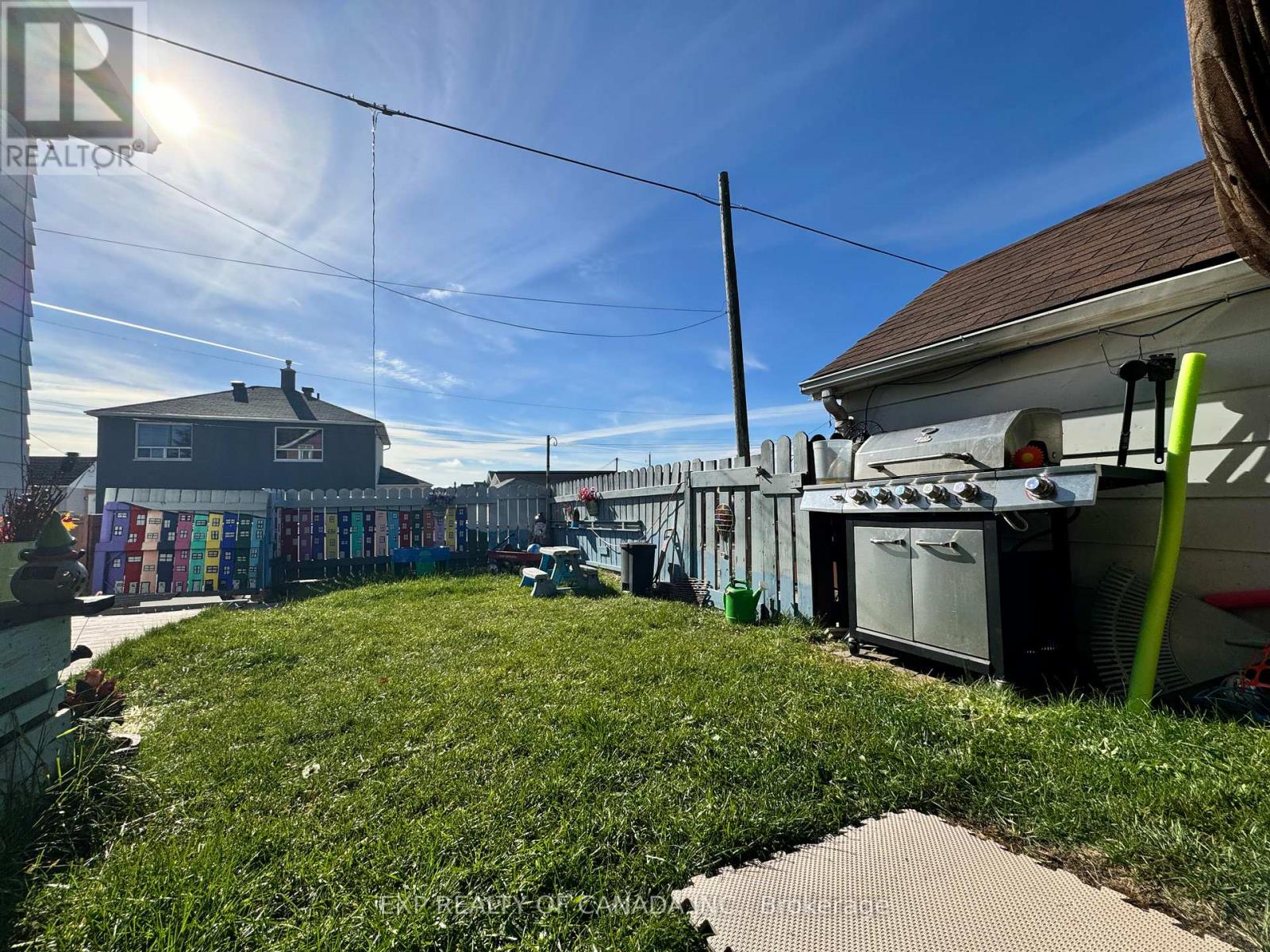 Property at 136 KIMBERLY AVENUE image 3