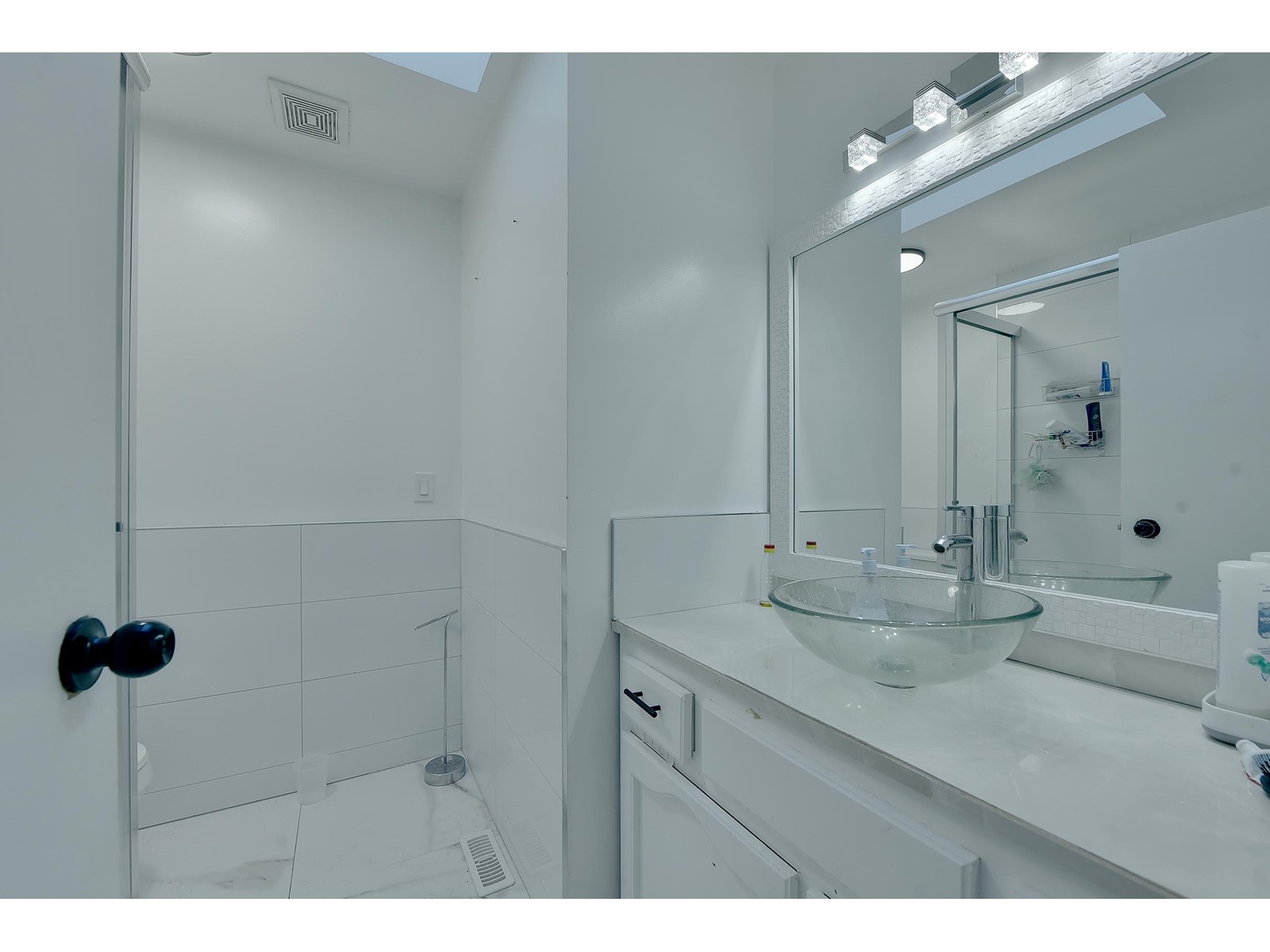 12889 63a Avenue, Surrey, British Columbia  V3X 1S4 - Photo 3 - R2972712