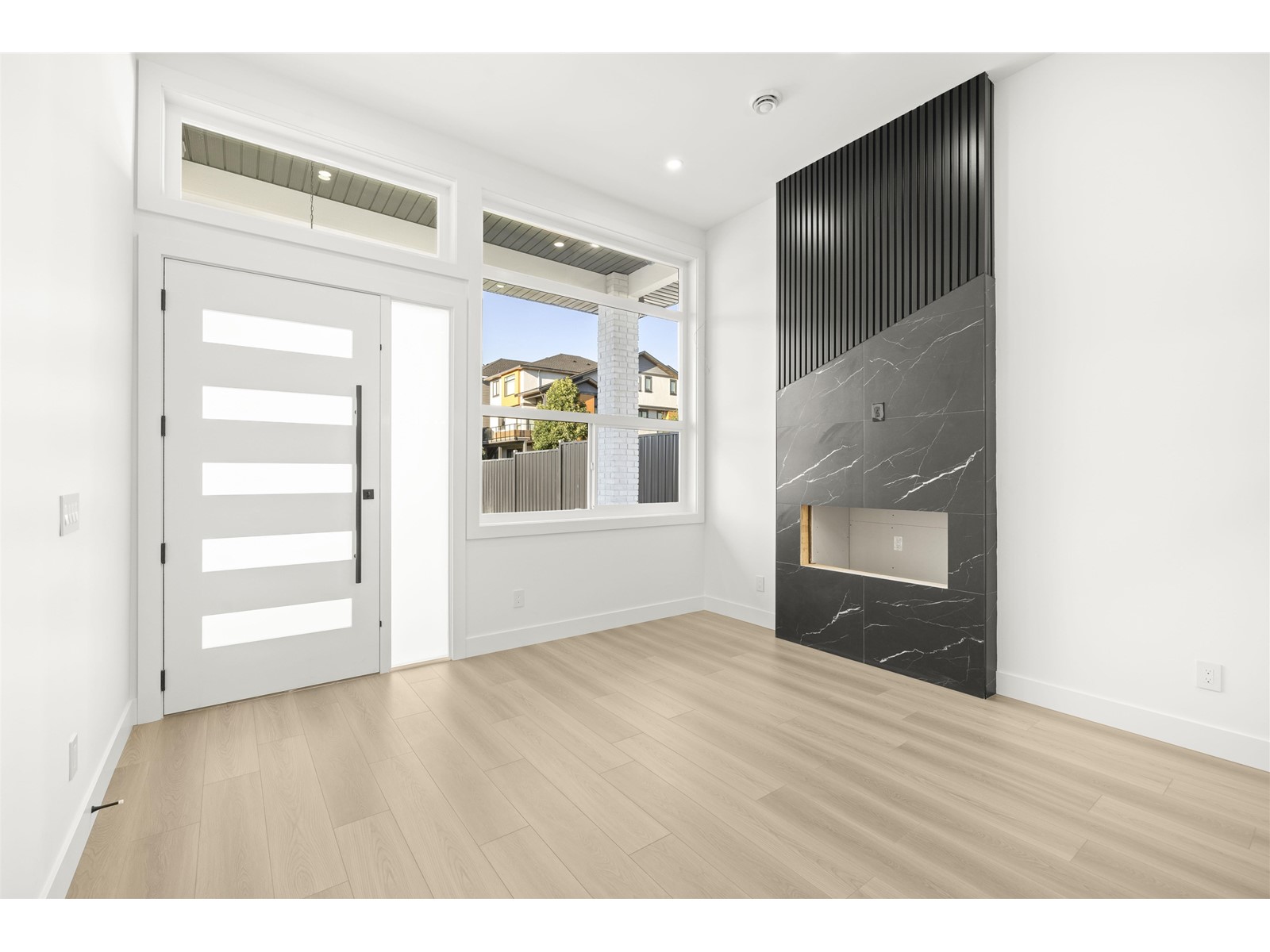 Property at 15468 76B AVENUE image 2