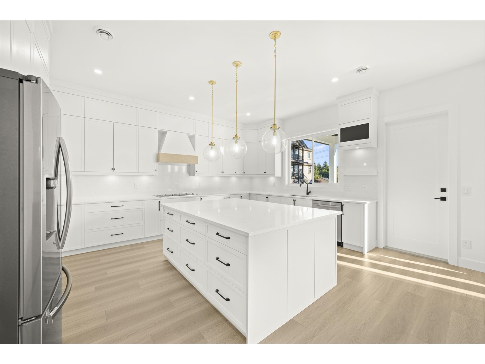Property at 15468 76B AVENUE image 4