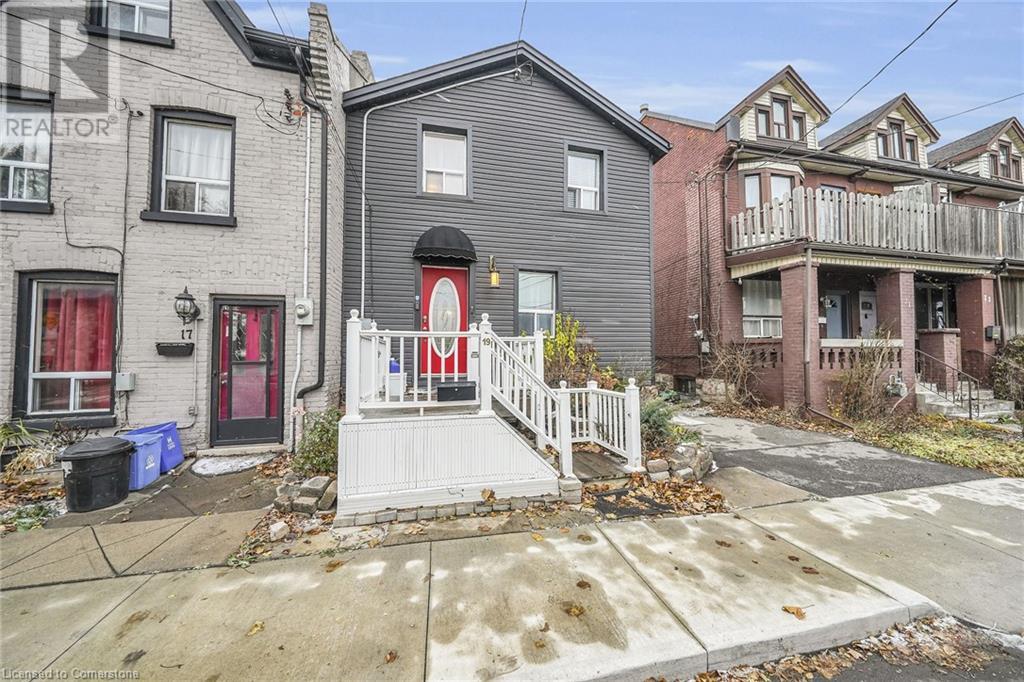 Property at 19 RAILWAY Street image 4