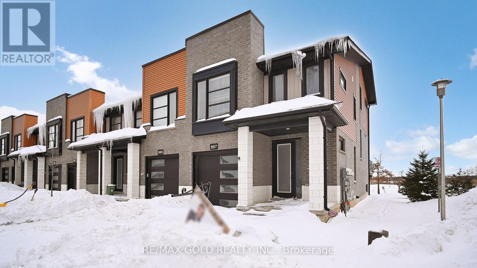 Property at 997 WEST VILLAGE SQUARE image 2