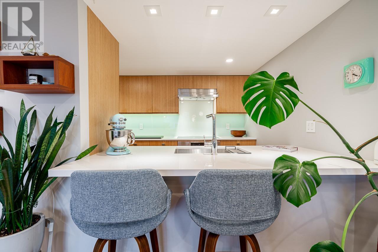 Listing Picture 18 of 37 : 22 1182 W 7TH AVENUE, Vancouver / 溫哥華 - 魯藝地產 Yvonne Lu Group - MLS Medallion Club Member