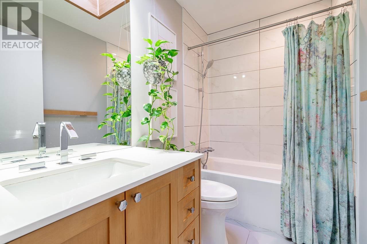 Listing Picture 29 of 37 : 22 1182 W 7TH AVENUE, Vancouver / 溫哥華 - 魯藝地產 Yvonne Lu Group - MLS Medallion Club Member