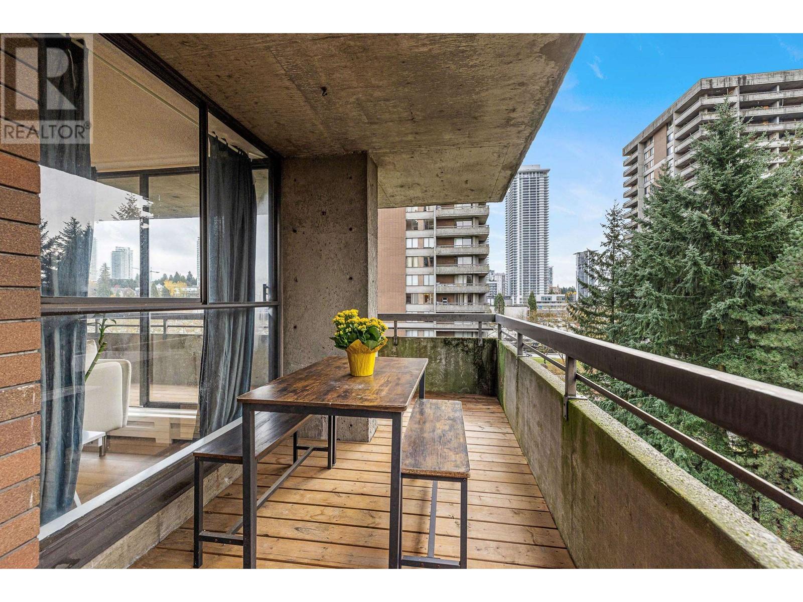 603 3737 Bartlett Court, Burnaby, British Columbia  V3J 7E3 - Photo 4 - R2974792
