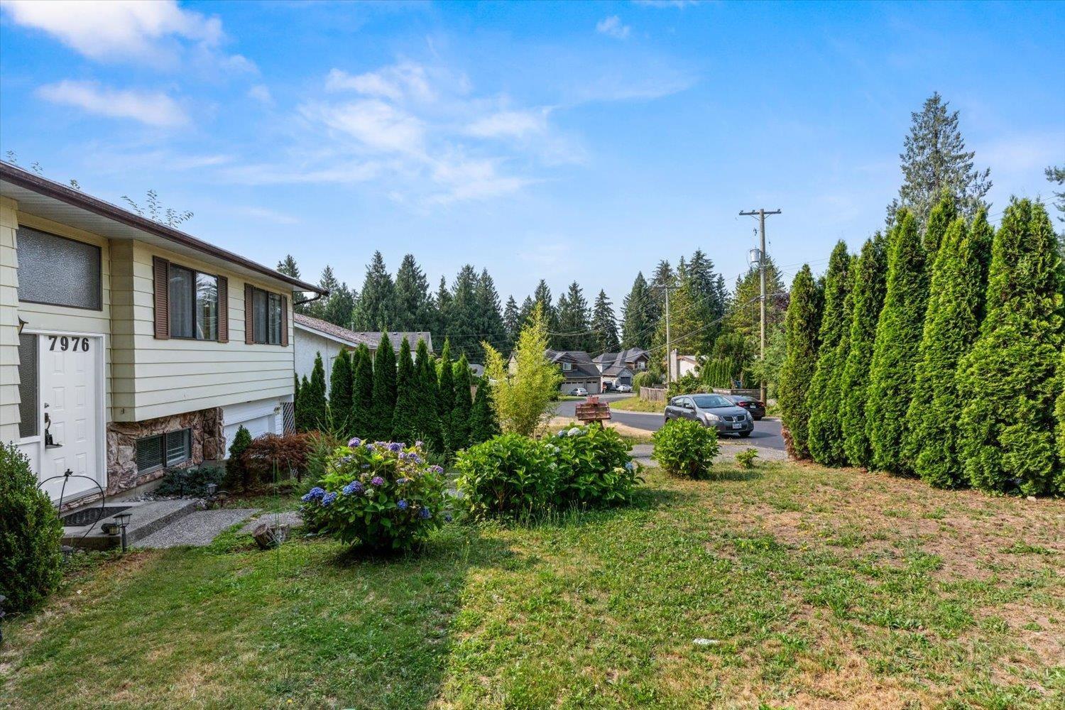 Property at 7976 TANAGER STREET image 3