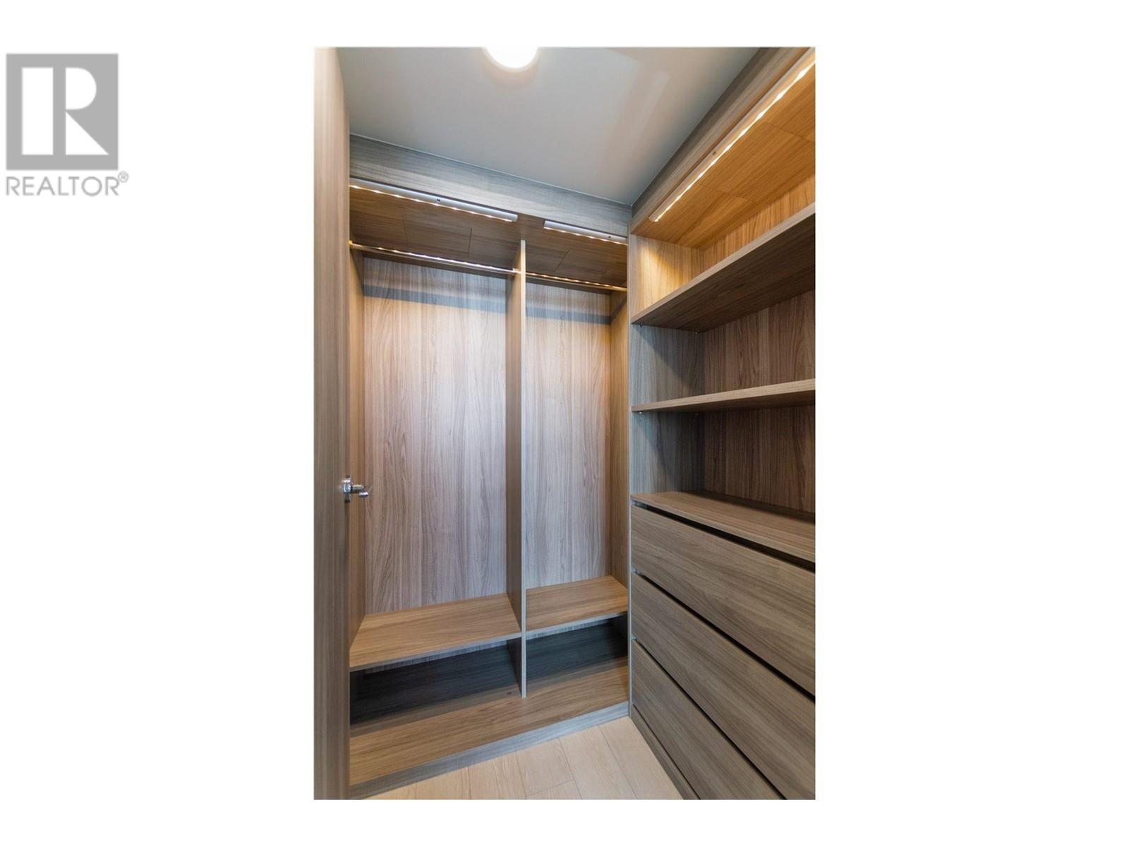 Listing Picture 11 of 26 : 1015 8800 HAZELBRIDGE WAY, Richmond / 烈治文 - 魯藝地產 Yvonne Lu Group - MLS Medallion Club Member