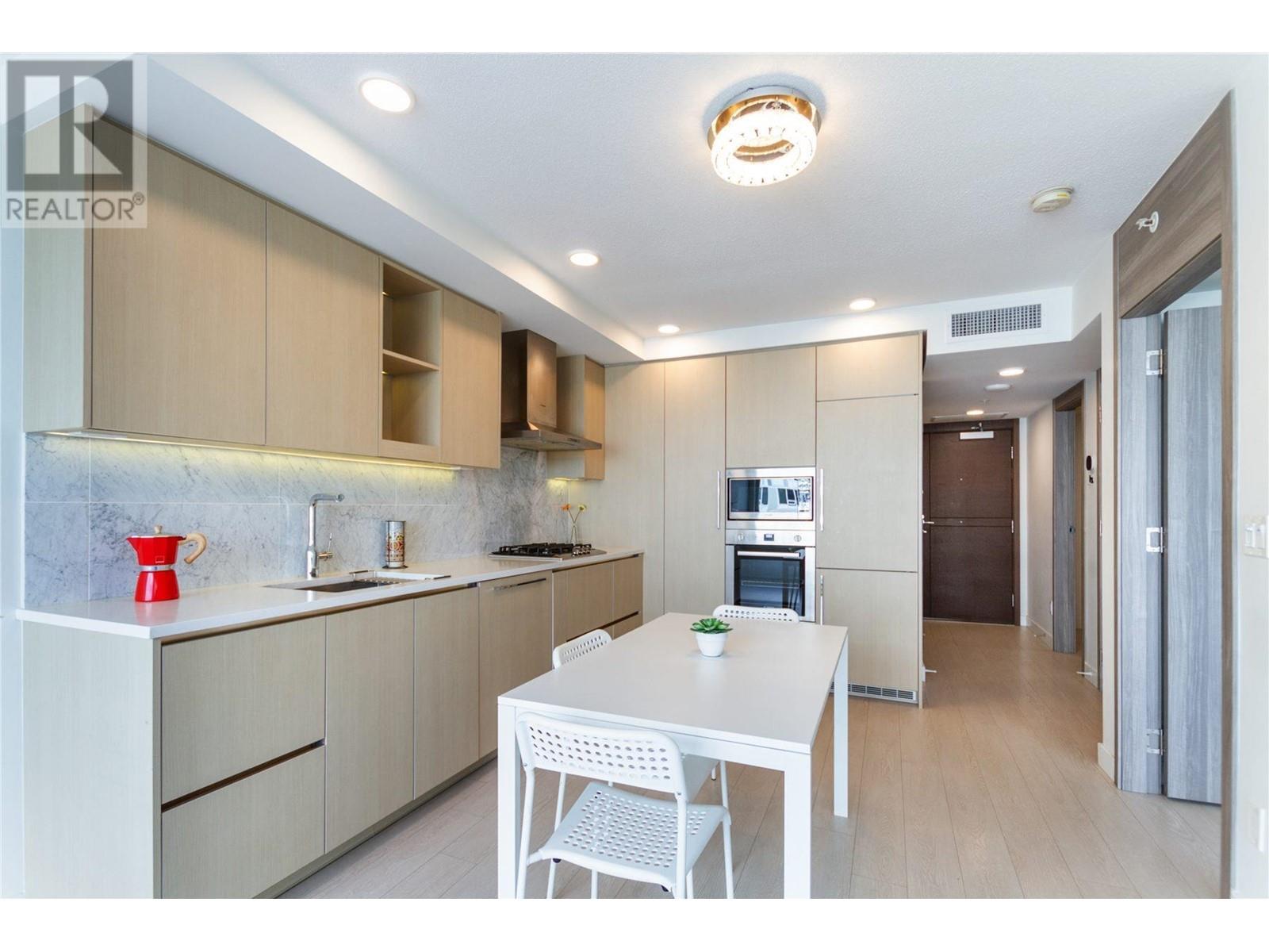 Listing Picture 7 of 26 : 1015 8800 HAZELBRIDGE WAY, Richmond / 烈治文 - 魯藝地產 Yvonne Lu Group - MLS Medallion Club Member