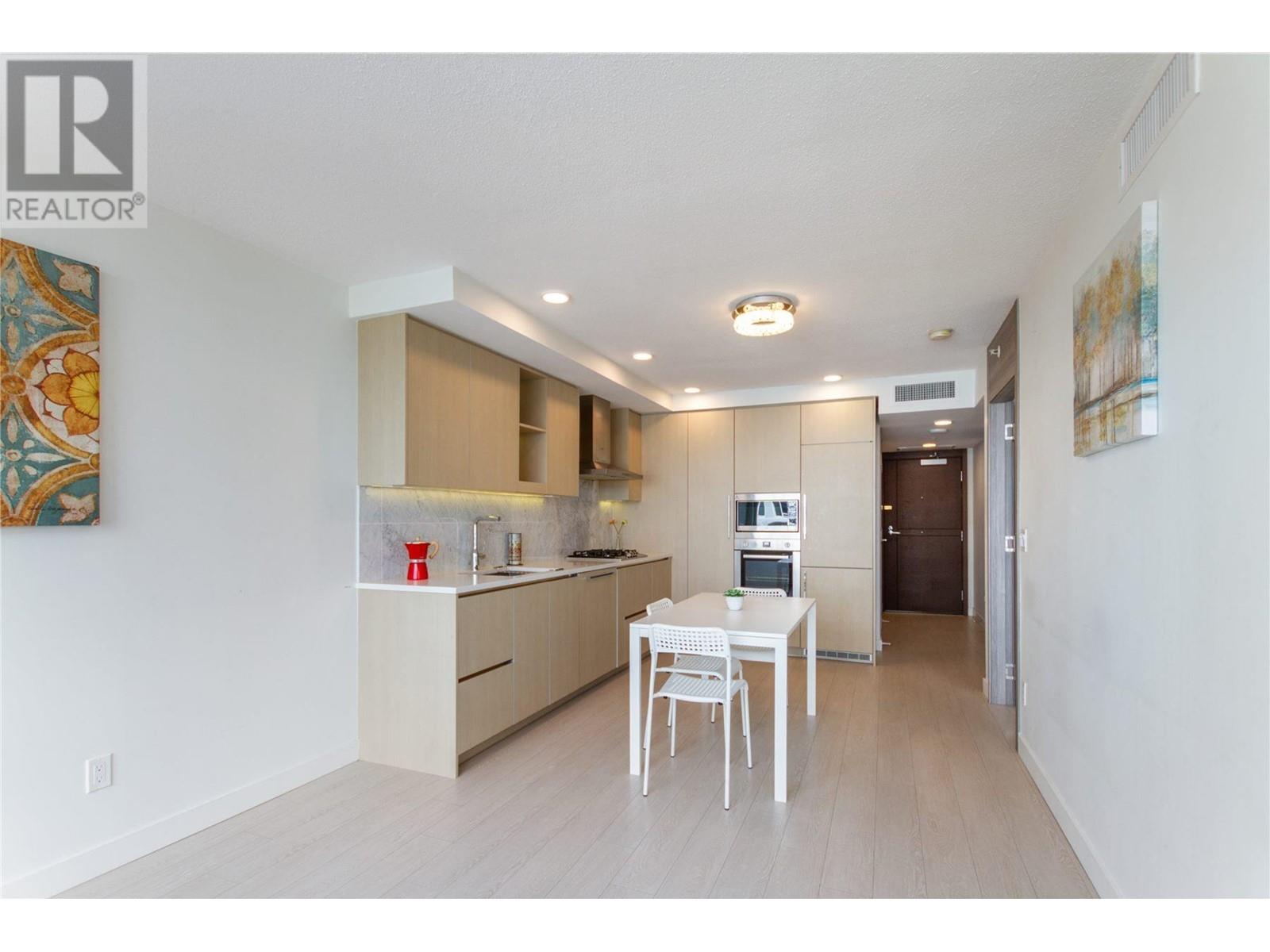 Listing Picture 6 of 26 : 1015 8800 HAZELBRIDGE WAY, Richmond / 烈治文 - 魯藝地產 Yvonne Lu Group - MLS Medallion Club Member