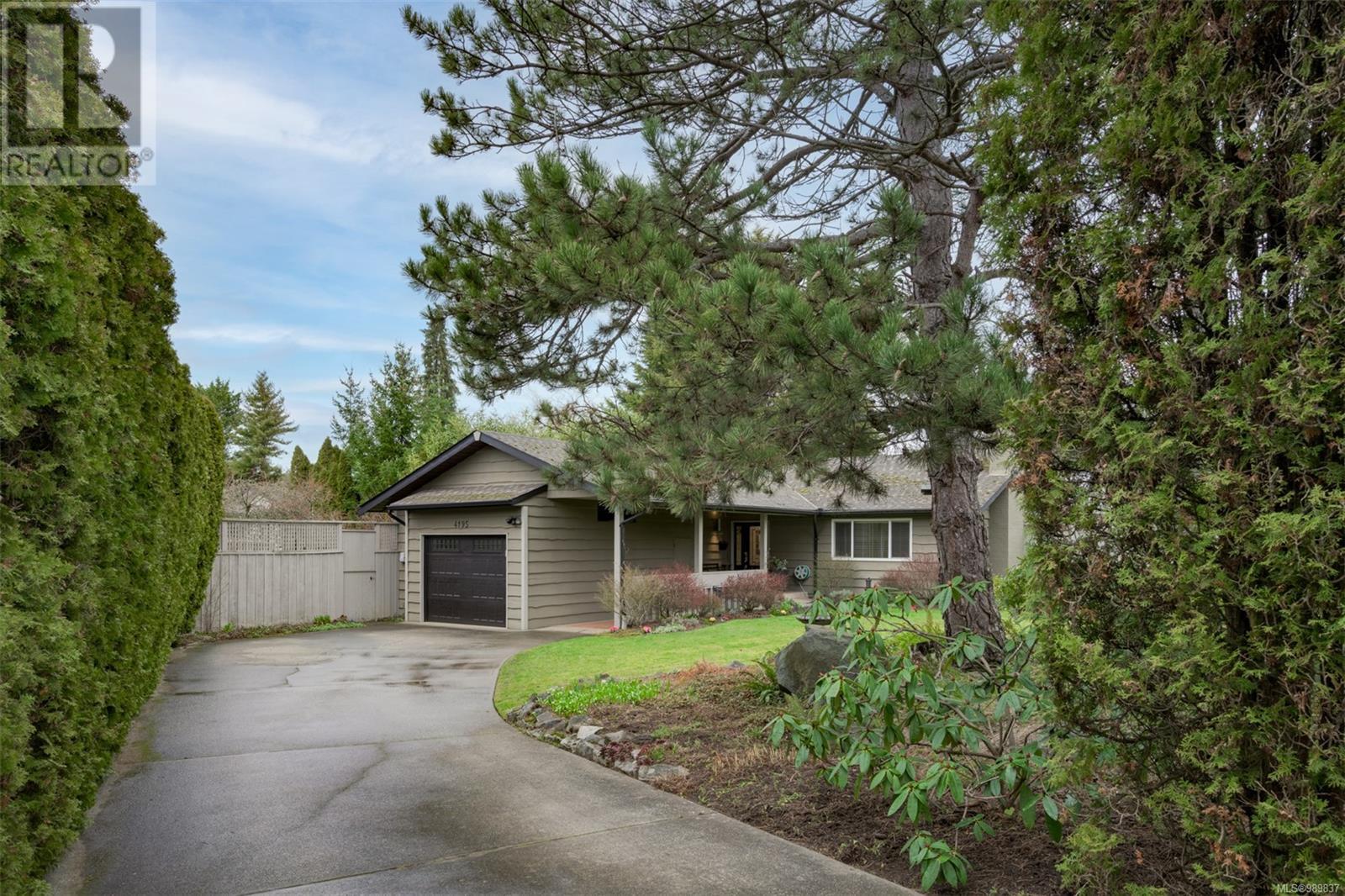 Property at 4195 Keewatin Pl image 2