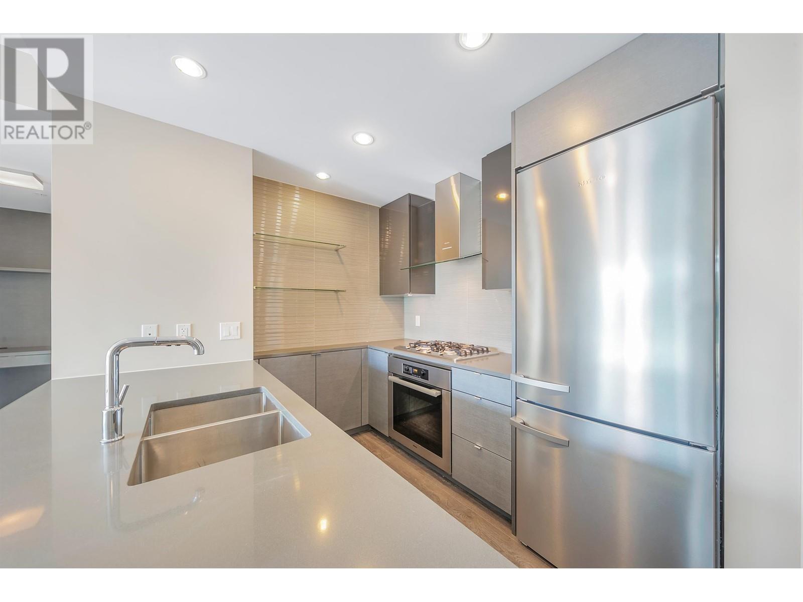 Listing Picture 4 of 18 : 2110 4508 HAZEL STREET, Burnaby / 本拿比 - 魯藝地產 Yvonne Lu Group - MLS Medallion Club Member