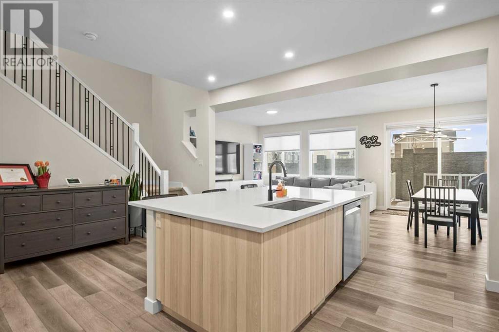 Property at 353 Edith Road NW image 2