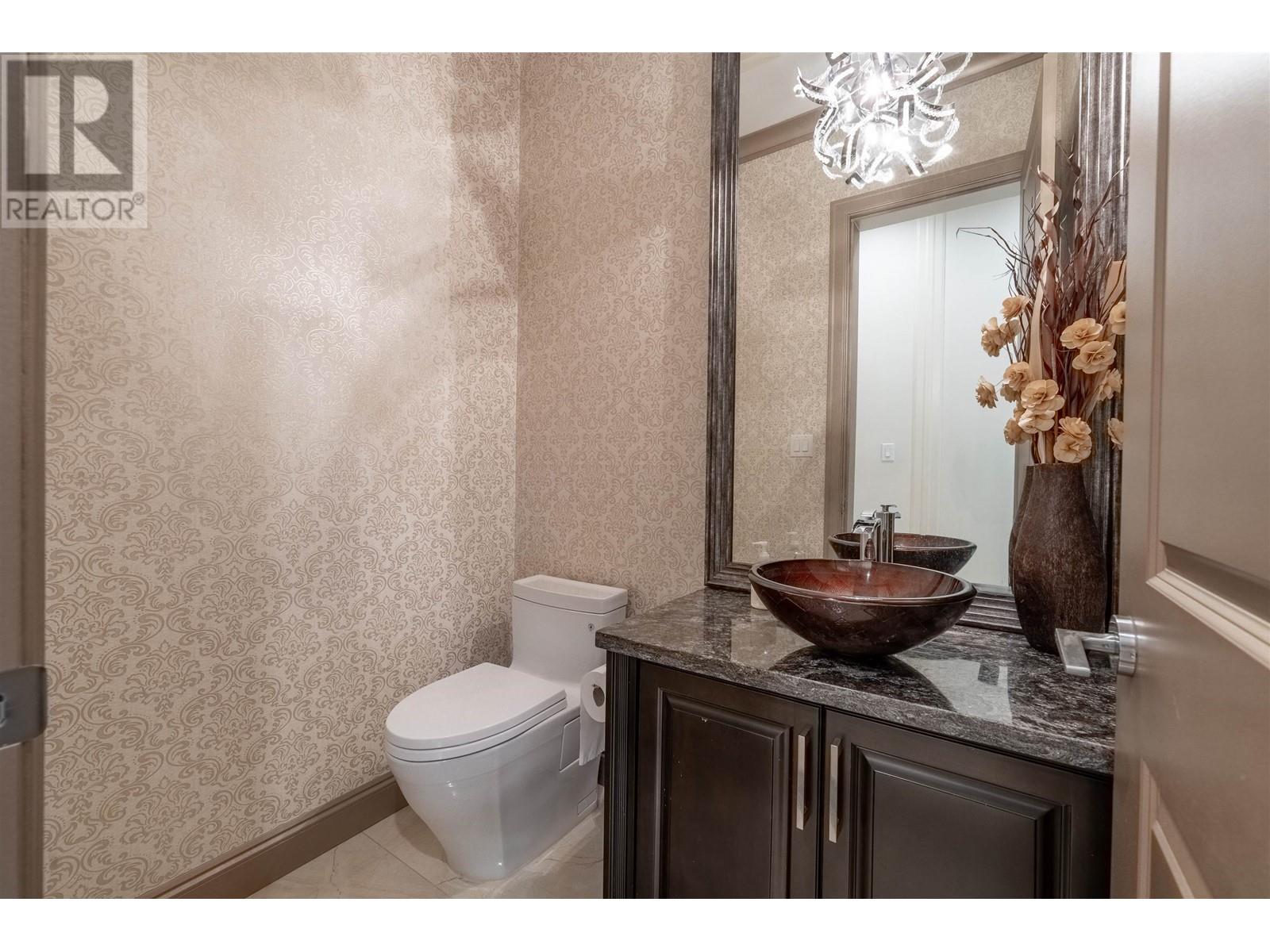 Listing Picture 12 of 28 : 3771 ROSAMOND AVENUE, Richmond / 烈治文 - 魯藝地產 Yvonne Lu Group - MLS Medallion Club Member