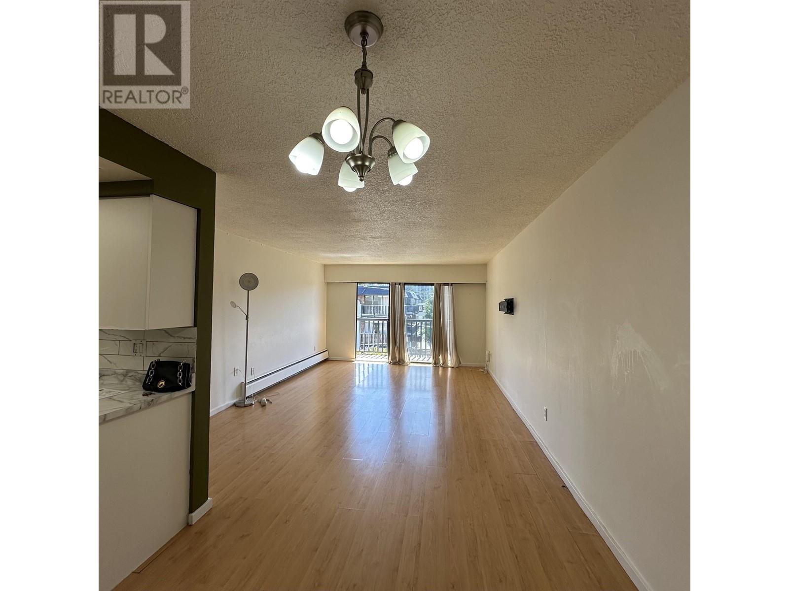 213 123 E 19th Street, North Vancouver, British Columbia  V7L 2Y9 - Photo 4 - R2969107