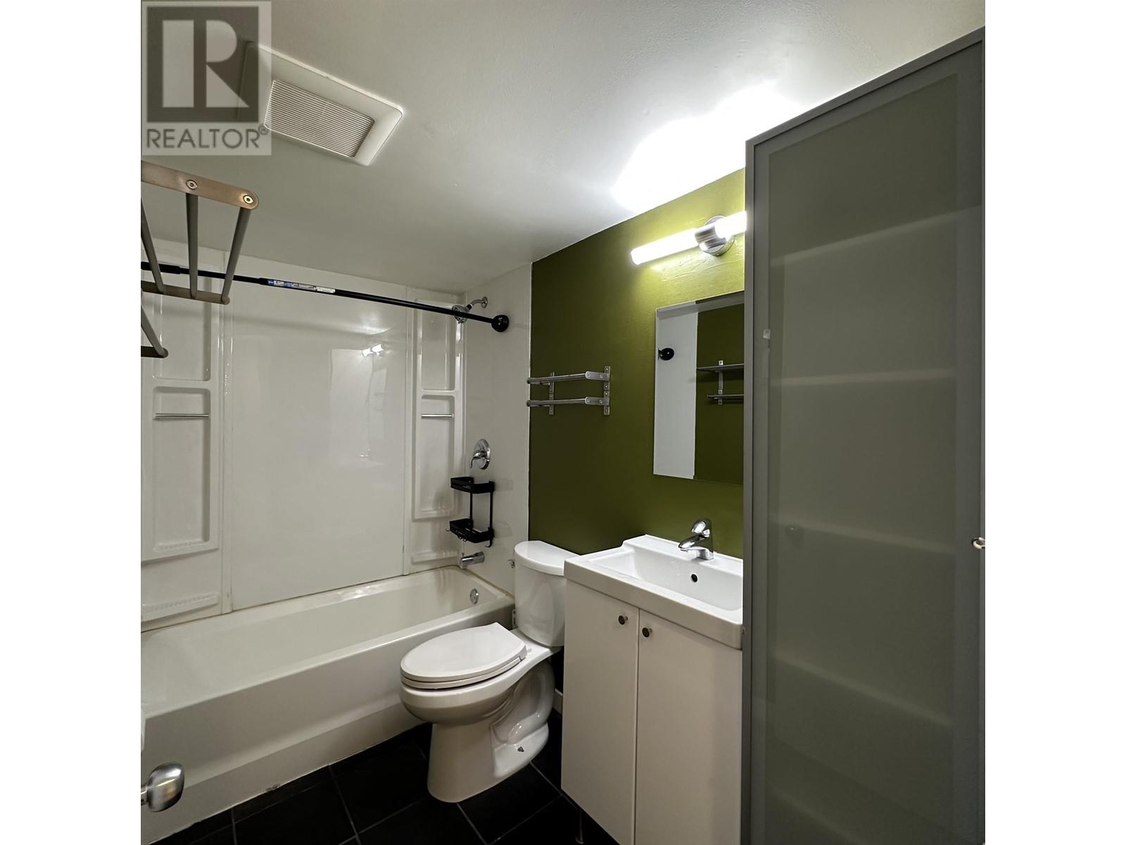 213 123 E 19th Street, North Vancouver, British Columbia  V7L 2Y9 - Photo 5 - R2969107
