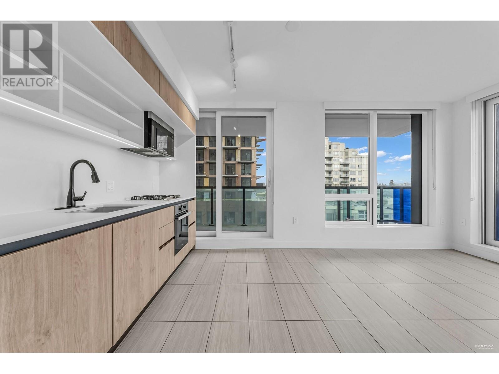 501 5058 Joyce Street, Vancouver, British Columbia  V5R 0J9 - Photo 3 - R2974032