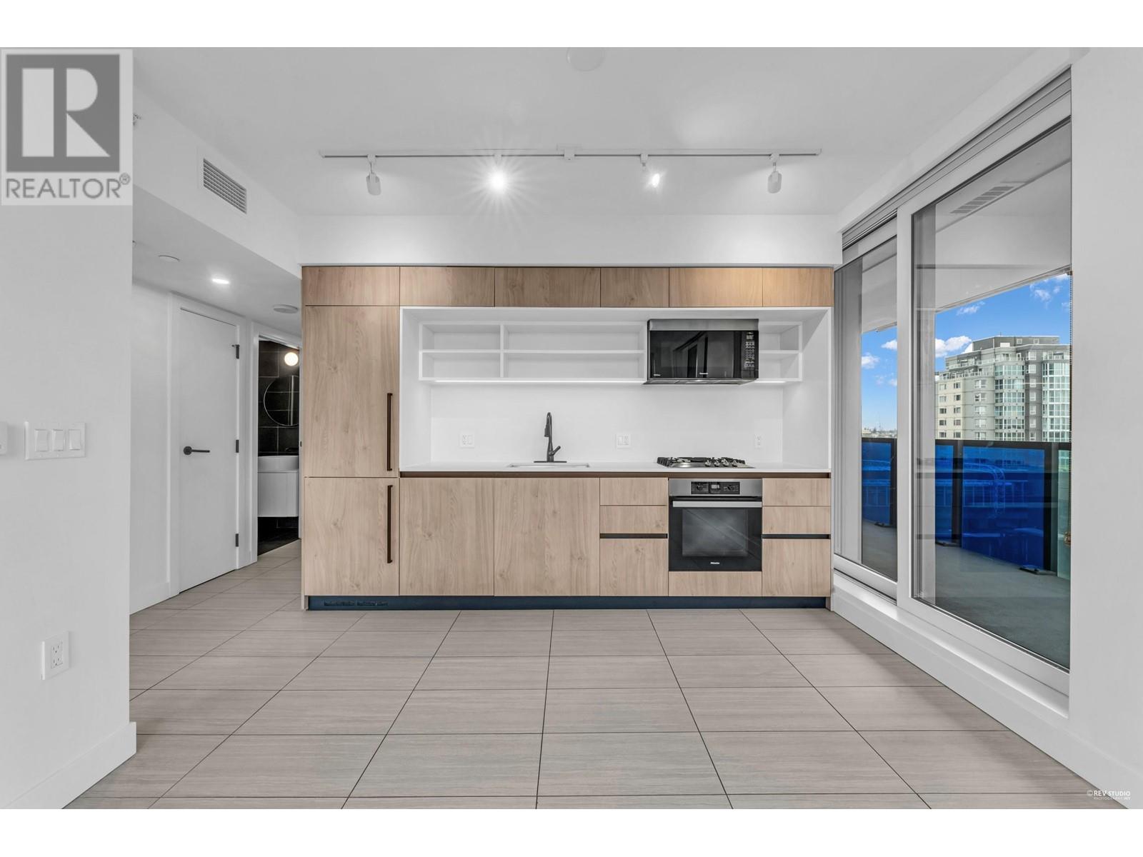 501 5058 JOYCE STREET, vancouver, British Columbia
