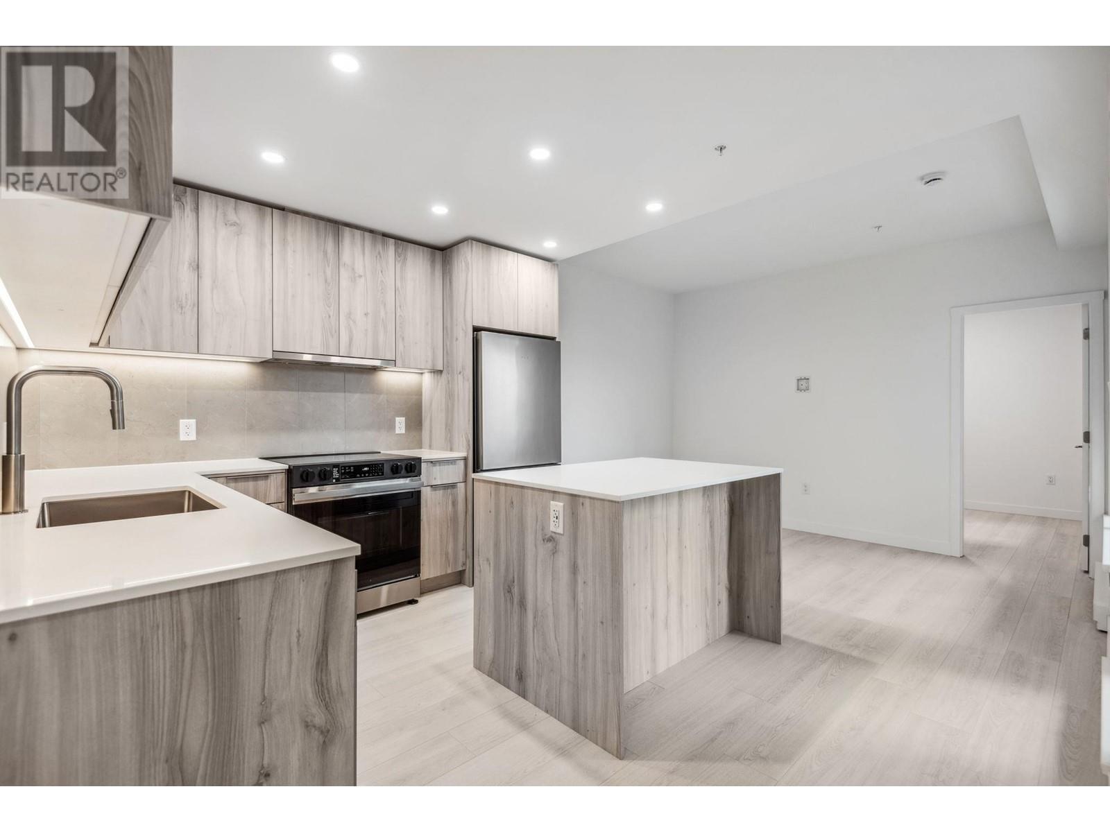 504 3596 MALSUM DRIVE, north vancouver, British Columbia