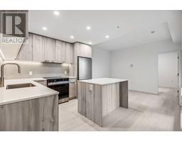 504 3596 MALSUM DRIVE, North Vancouver, British Columbia