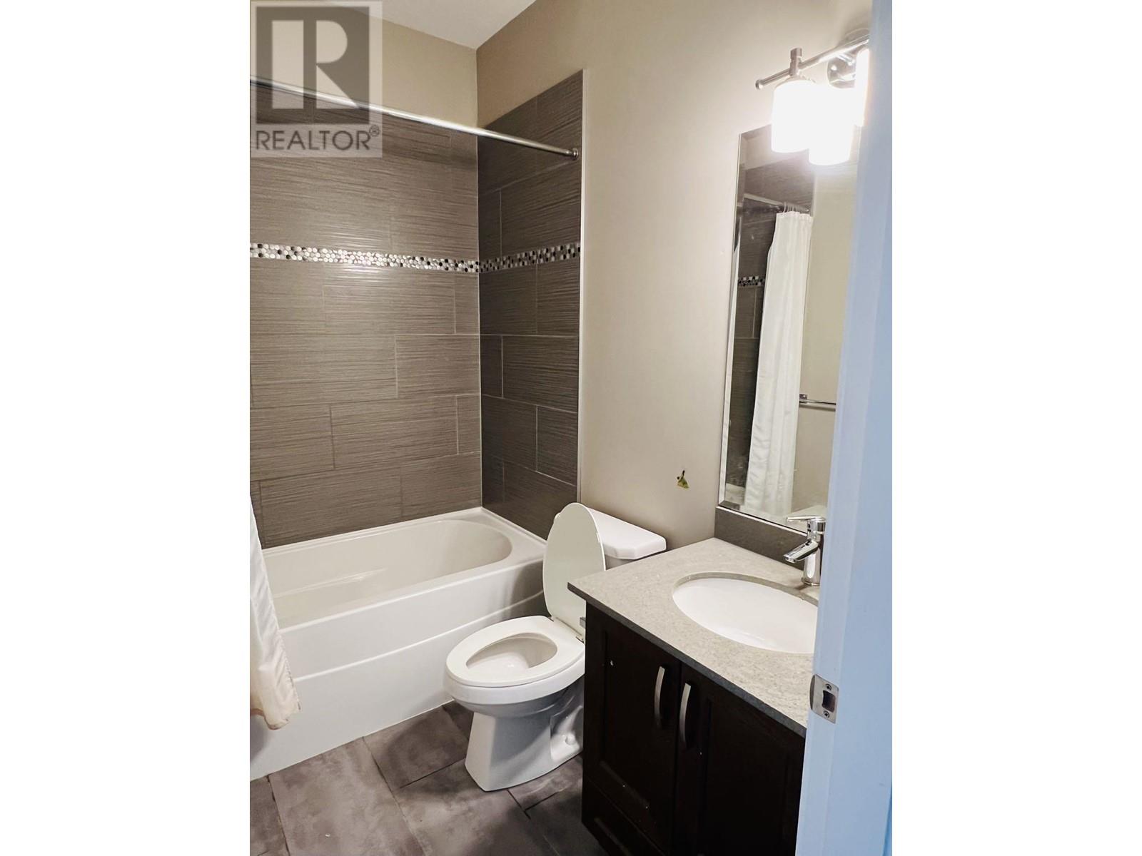 106 828 Royal Avenue, New Westminster, British Columbia  V3M 1J9 - Photo 10 - R2974665