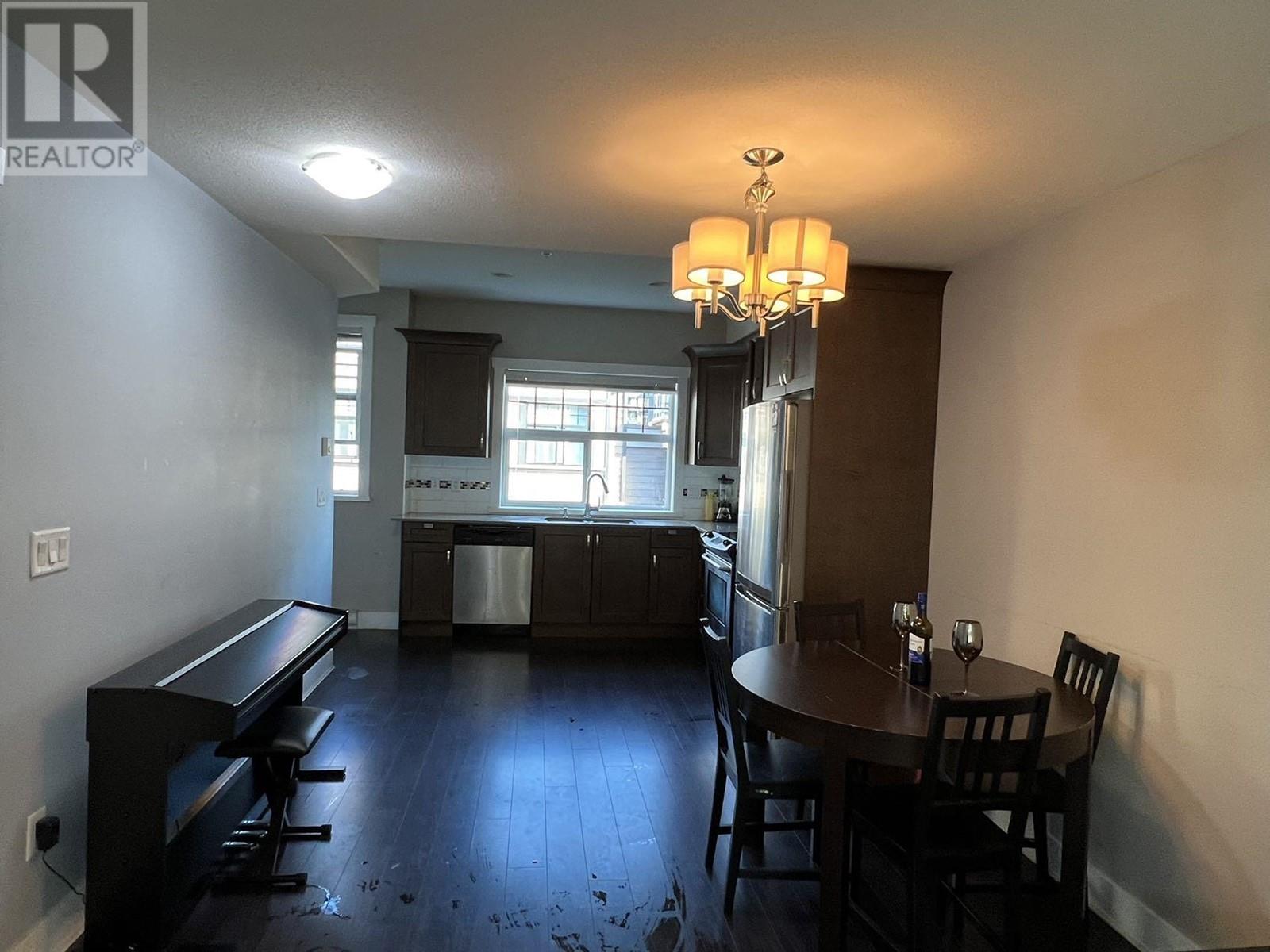 Property at 106 828 ROYAL AVENUE image 4