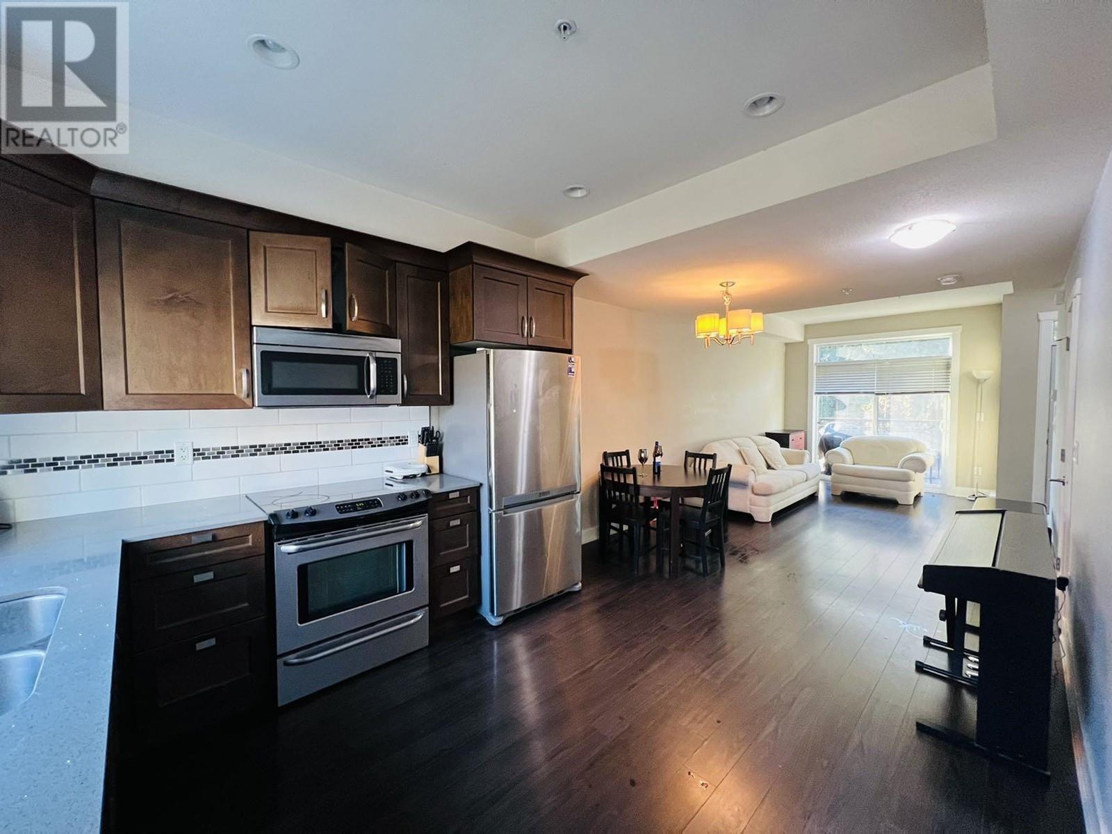 Property at 106 828 ROYAL AVENUE image 5