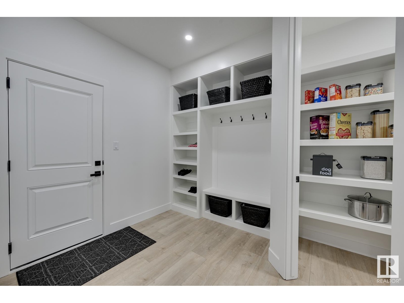 Property at 11 Pierwyck LO image 4