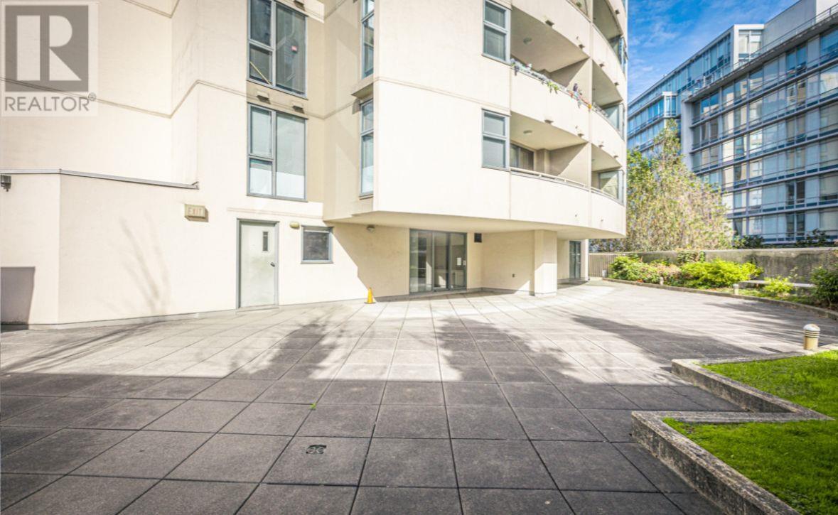 Listing Picture 19 of 22 : 703 8246 LANSDOWNE ROAD, Richmond / 烈治文 - 魯藝地產 Yvonne Lu Group - MLS Medallion Club Member