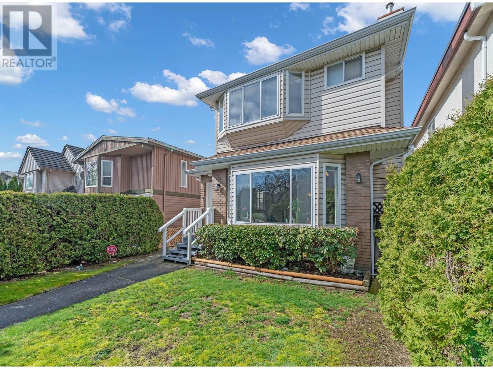 Listing Picture 3 of 28 : 8419 OSLER STREET, Vancouver / 溫哥華 - 魯藝地產 Yvonne Lu Group - MLS Medallion Club Member