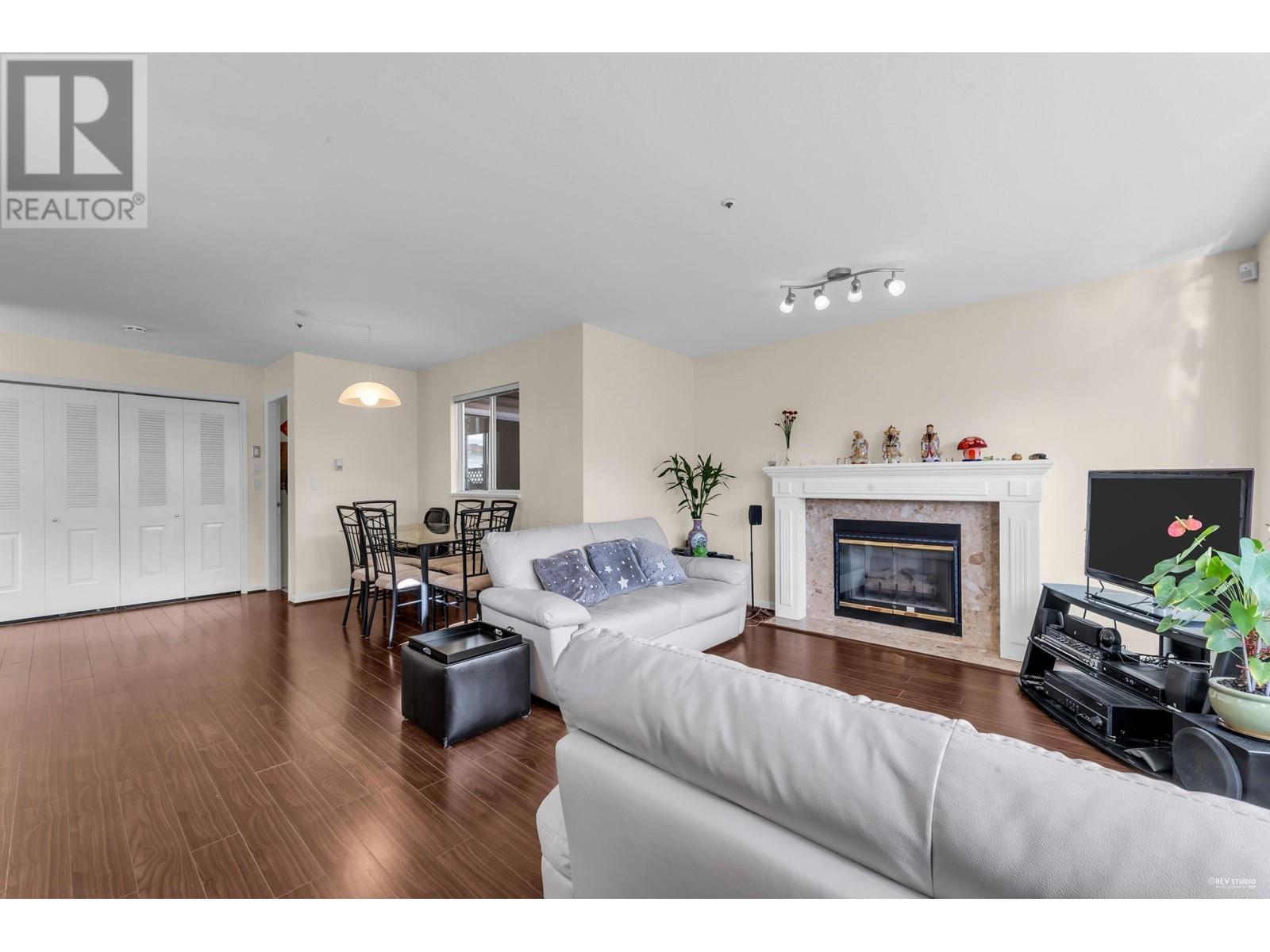 Listing Picture 8 of 28 : 8419 OSLER STREET, Vancouver / 溫哥華 - 魯藝地產 Yvonne Lu Group - MLS Medallion Club Member