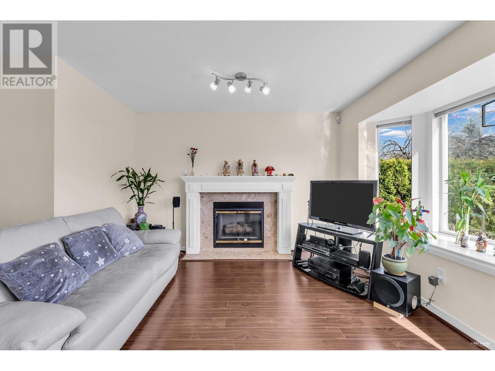 Listing Picture 6 of 28 : 8419 OSLER STREET, Vancouver / 溫哥華 - 魯藝地產 Yvonne Lu Group - MLS Medallion Club Member