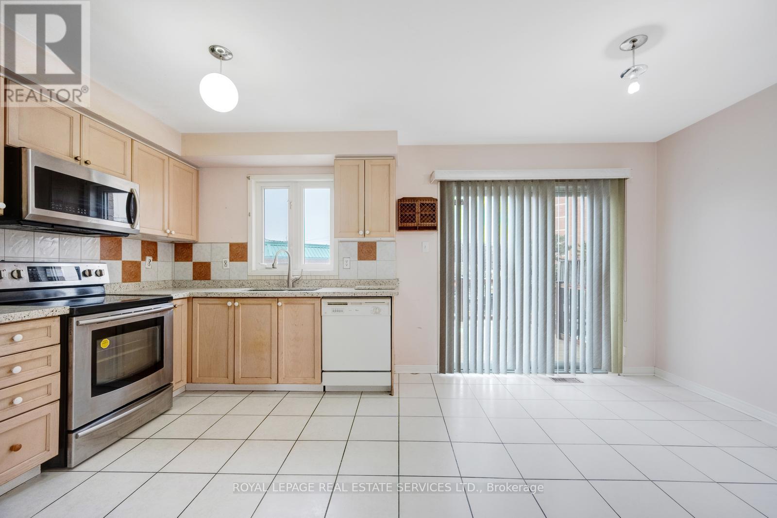 Property at 245 TOUCHSTONE DRIVE image 3