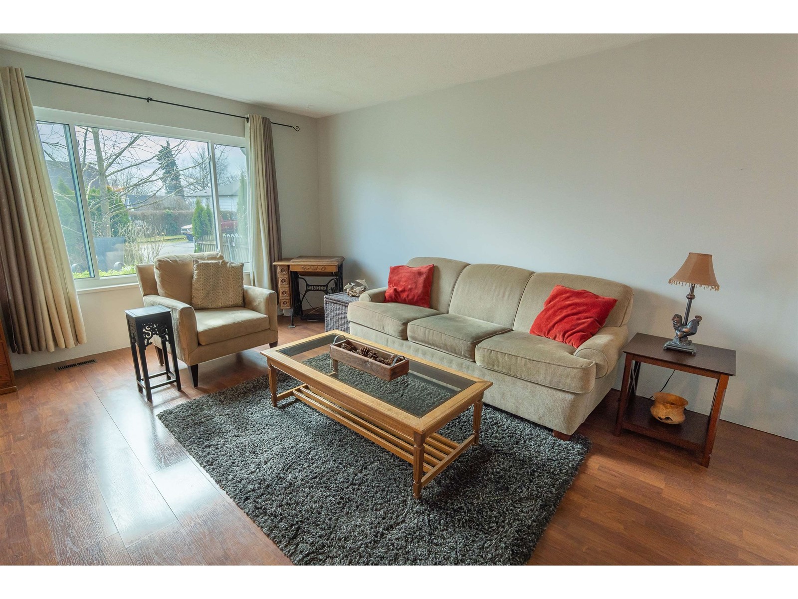 Property at 32925 2ND AVENUE image 2