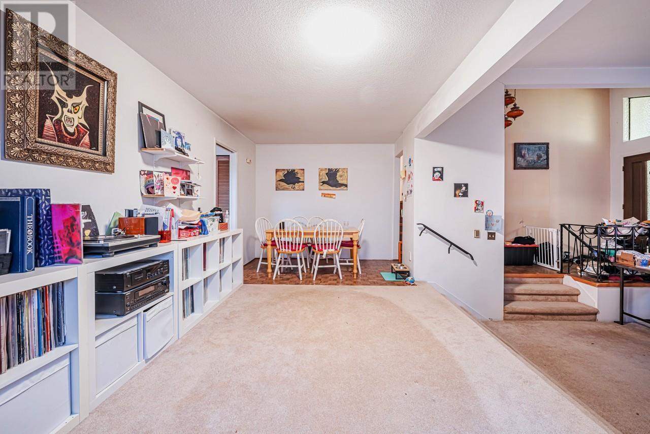 4736 Curr Place, Burnaby, British Columbia  V5G 3X9 - Photo 8 - R2974513