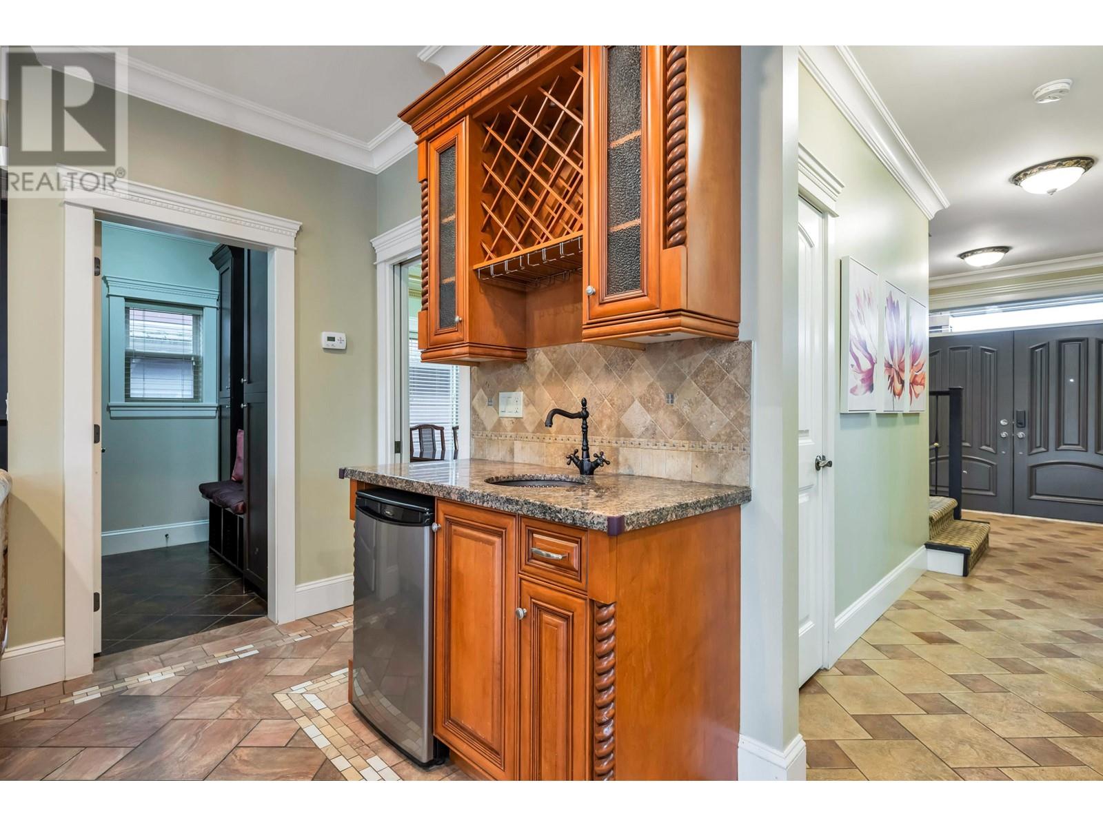 7307 2nd Street, Burnaby, British Columbia  V3N 3P9 - Photo 15 - R2974313