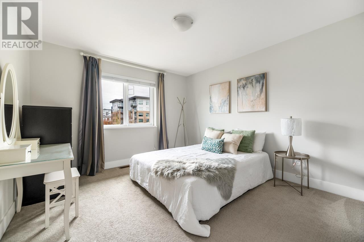 Listing Picture 12 of 17 : 20 4588 DUBBERT STREET, Richmond / 烈治文 - 魯藝地產 Yvonne Lu Group - MLS Medallion Club Member