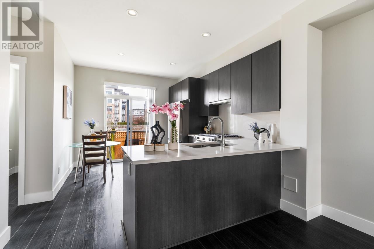 Listing Picture 7 of 17 : 20 4588 DUBBERT STREET, Richmond / 烈治文 - 魯藝地產 Yvonne Lu Group - MLS Medallion Club Member