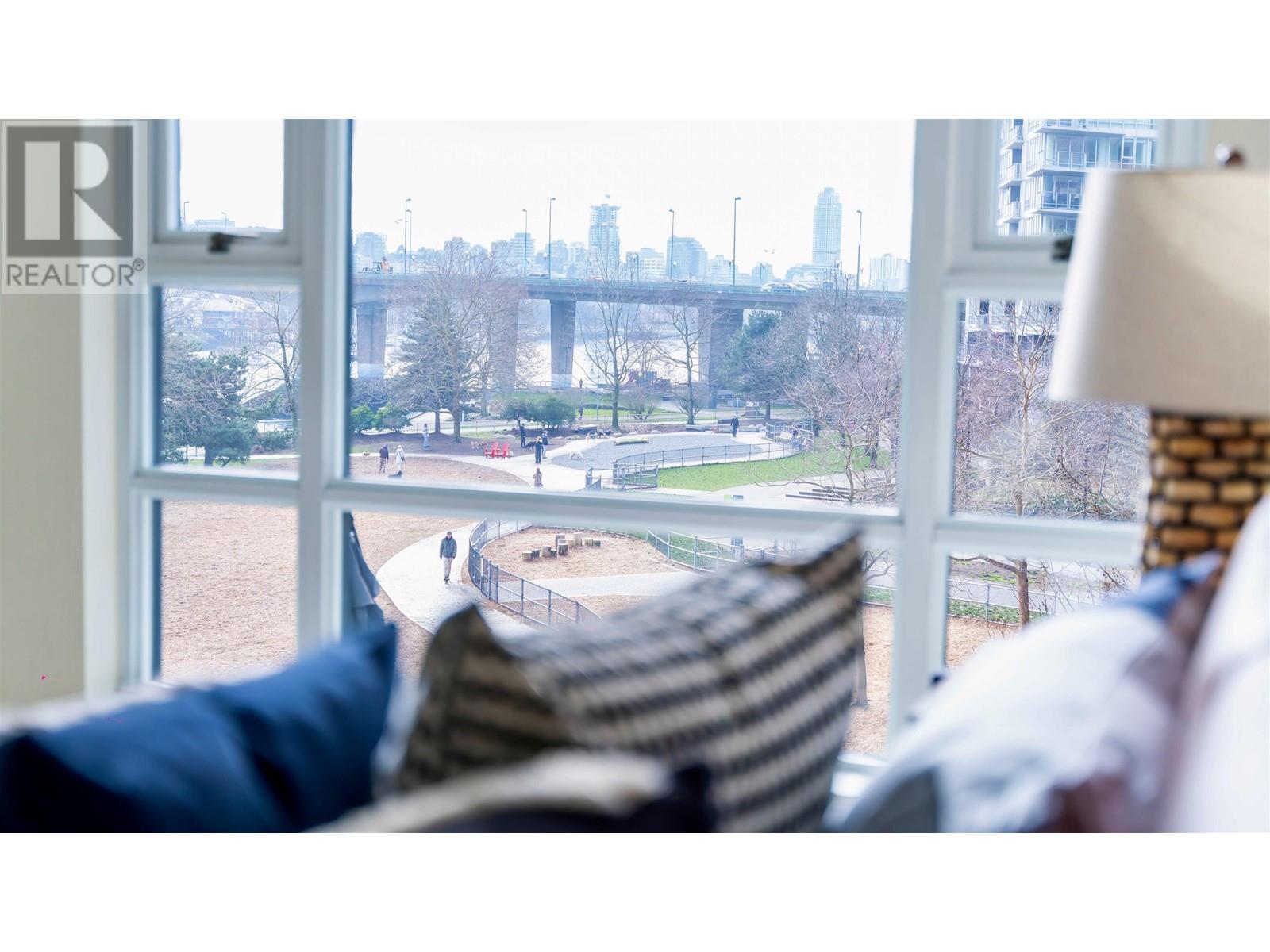 Listing Picture 5 of 16 : 505 8 SMITHE MEWS, Vancouver / 溫哥華 - 魯藝地產 Yvonne Lu Group - MLS Medallion Club Member