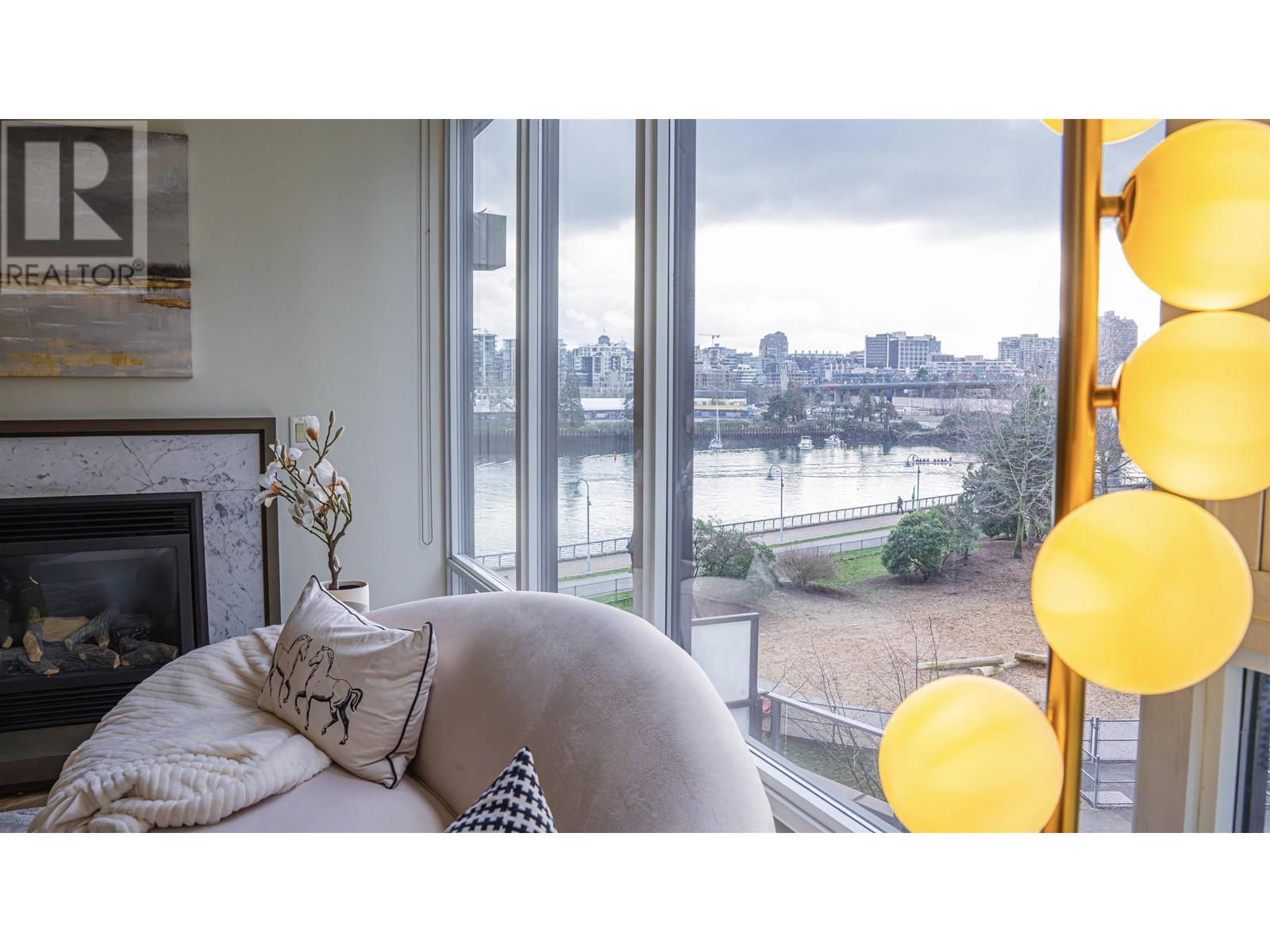 Listing Picture 16 of 16 : 505 8 SMITHE MEWS, Vancouver / 溫哥華 - 魯藝地產 Yvonne Lu Group - MLS Medallion Club Member