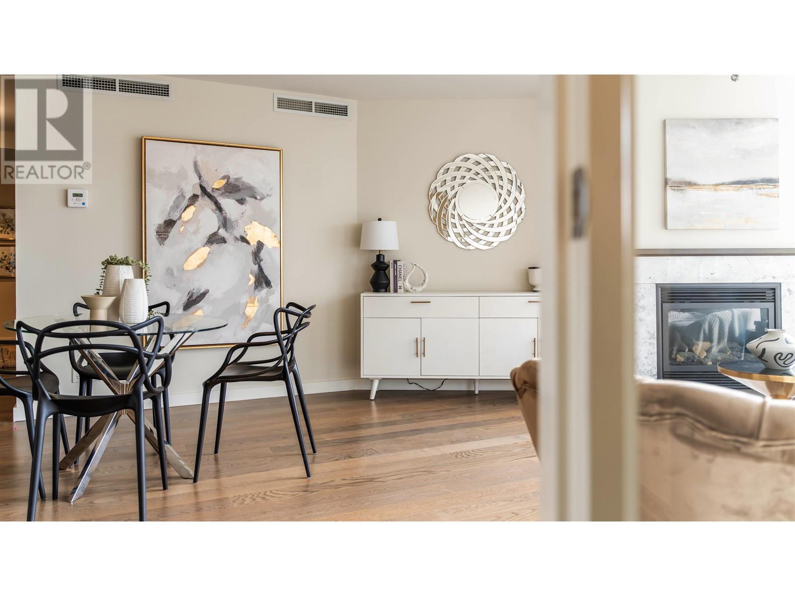 Listing Picture 3 of 16 : 505 8 SMITHE MEWS, Vancouver / 溫哥華 - 魯藝地產 Yvonne Lu Group - MLS Medallion Club Member