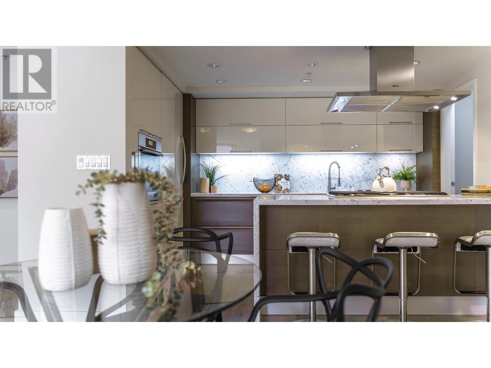 Listing Picture 10 of 16 : 505 8 SMITHE MEWS, Vancouver / 溫哥華 - 魯藝地產 Yvonne Lu Group - MLS Medallion Club Member