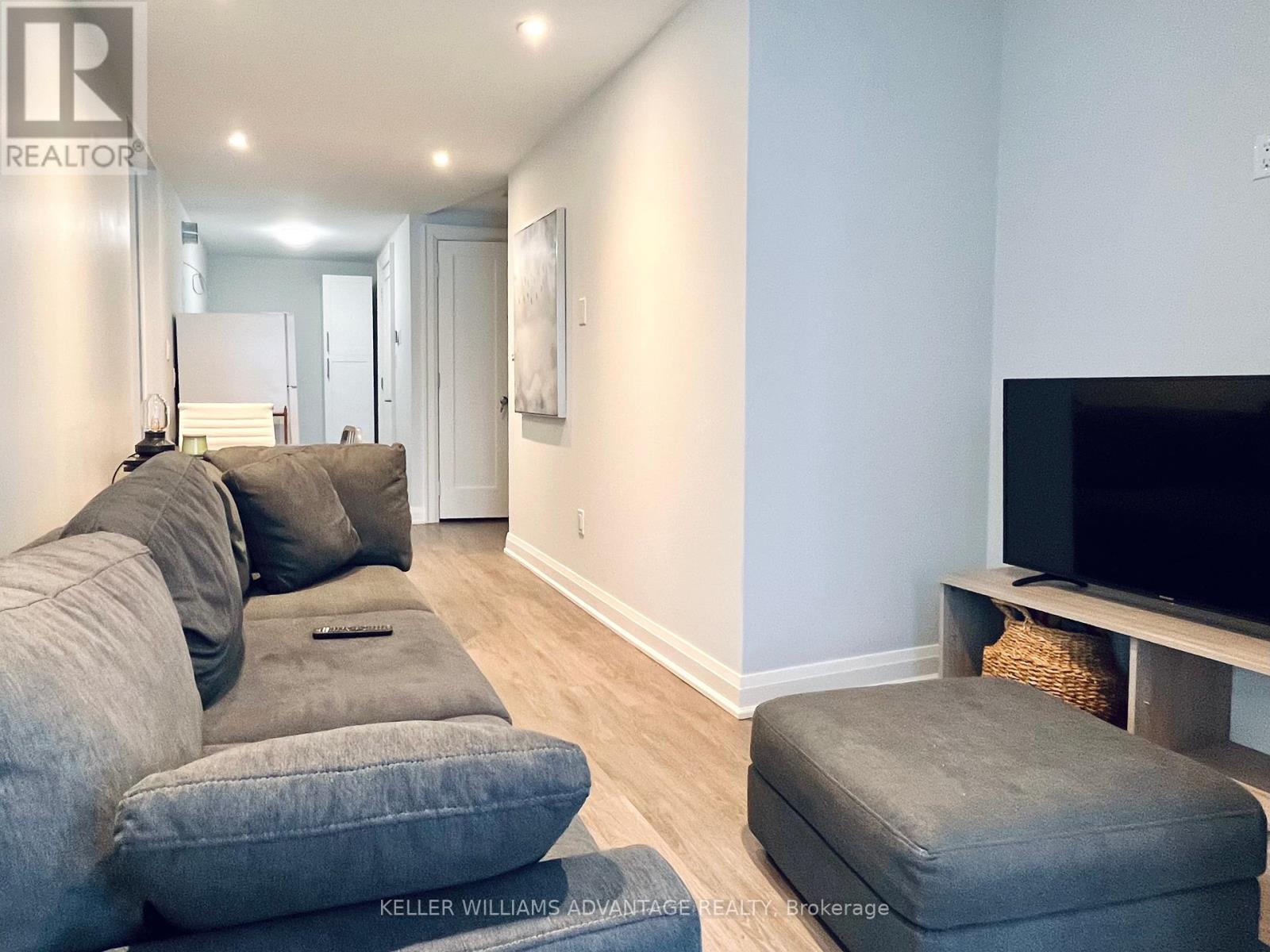 269 Leslie Street, Toronto, Ontario  M4M 3C8 - Photo 4 - E12006174