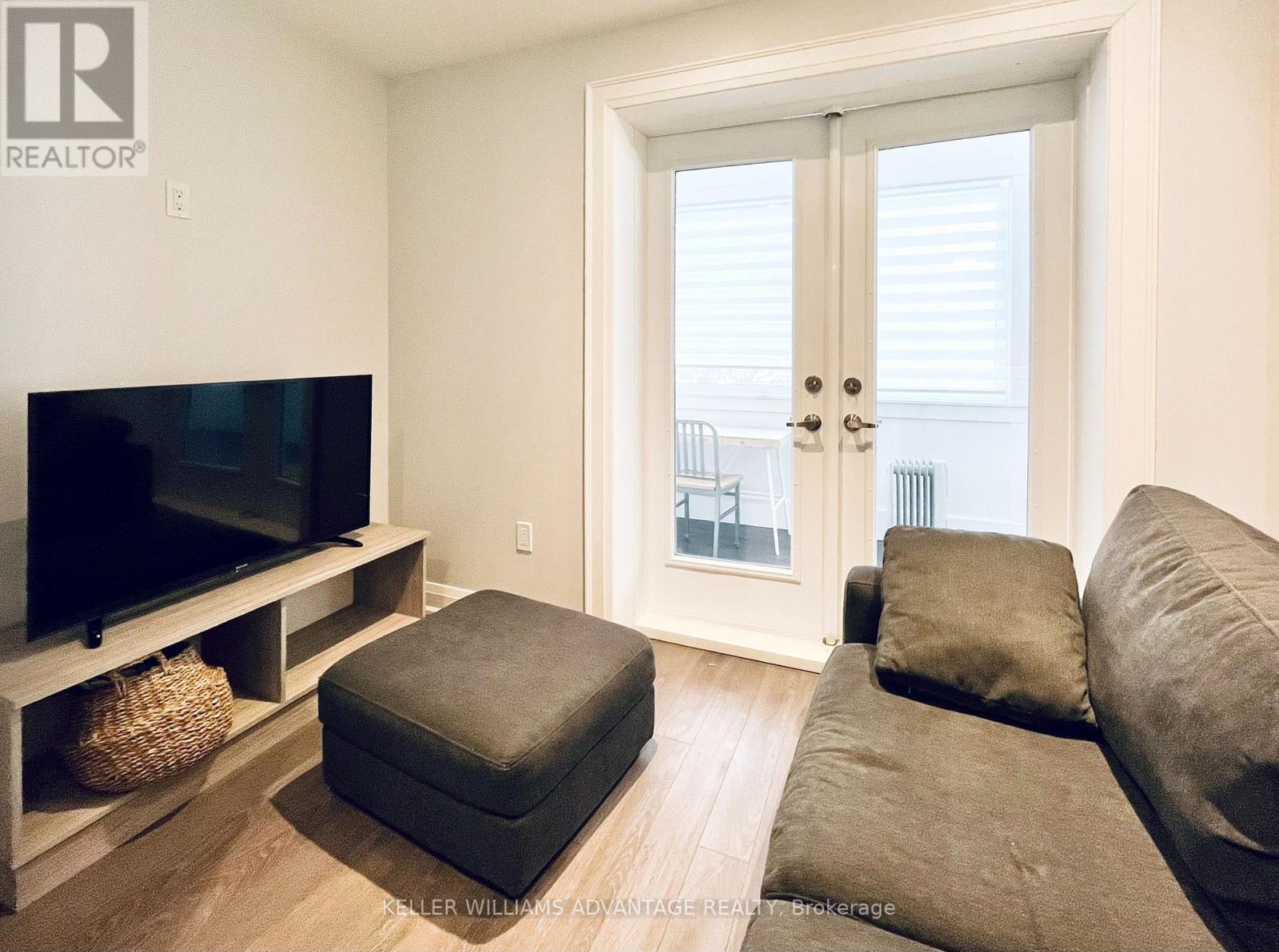 269 Leslie Street, Toronto, Ontario  M4M 3C8 - Photo 5 - E12006174